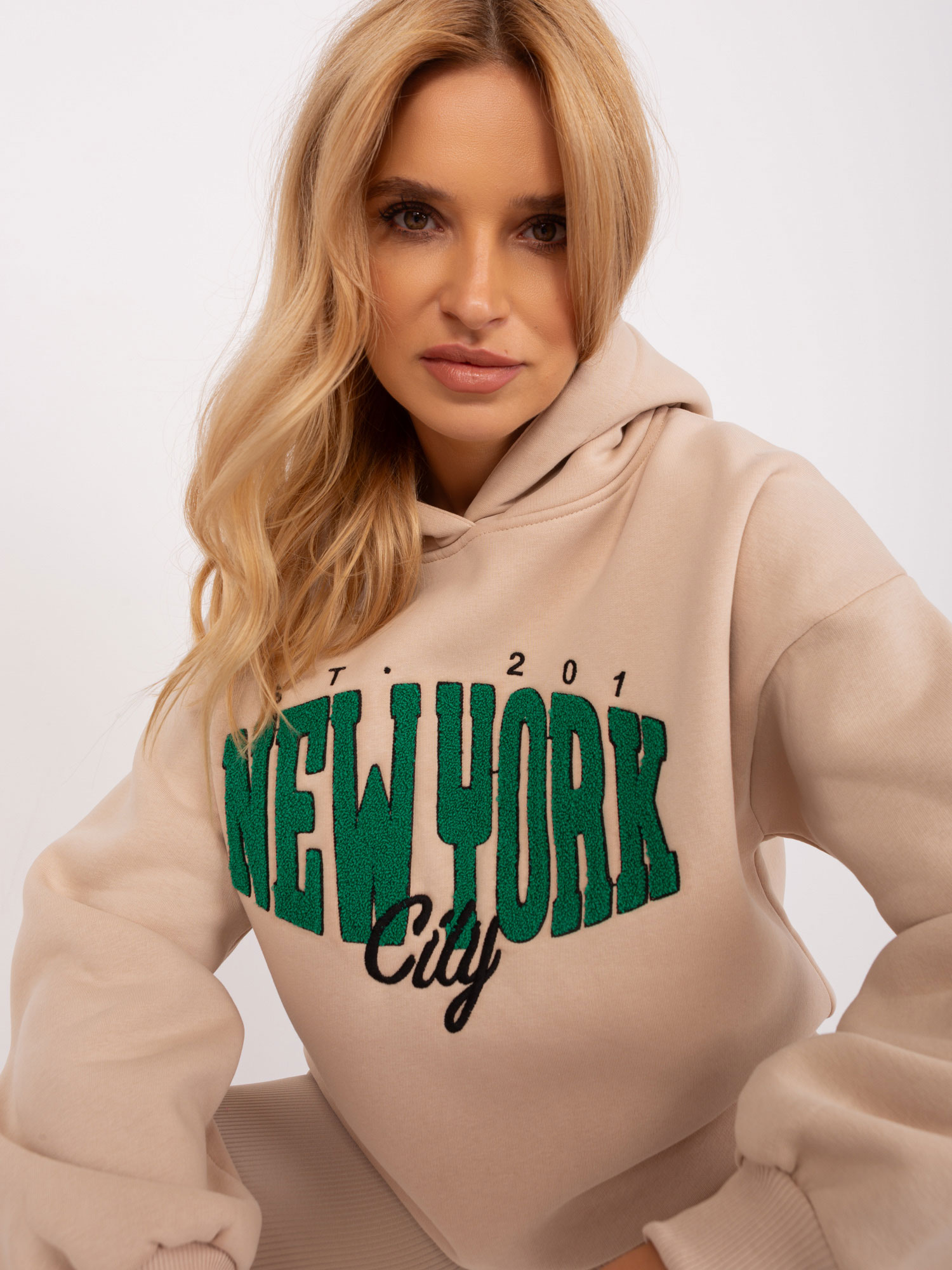Sweatshirt-EM-BL-656-4.96P-beige