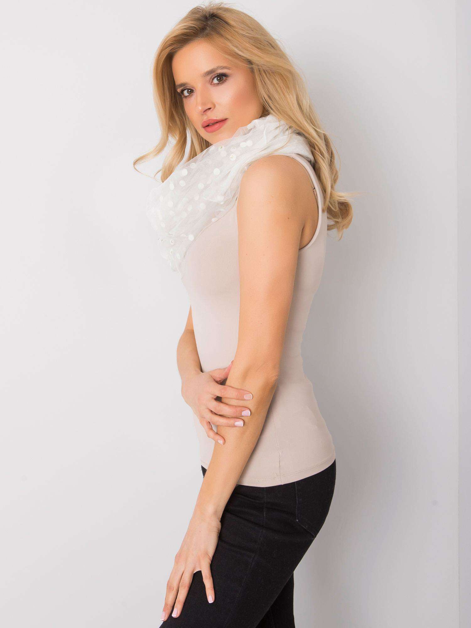 Banna-AT-CH-LM72965-white