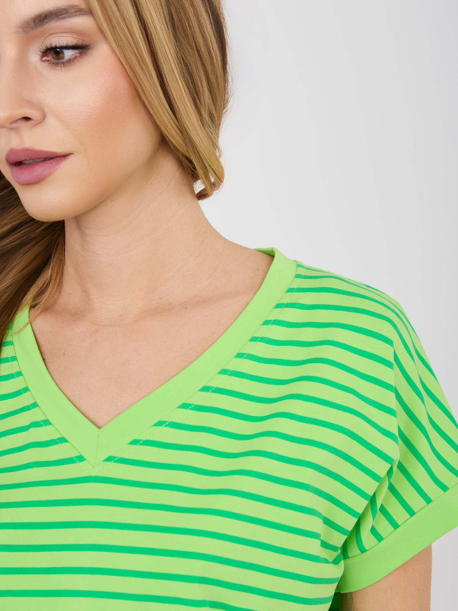 Дамска тениска с овърсайз райета