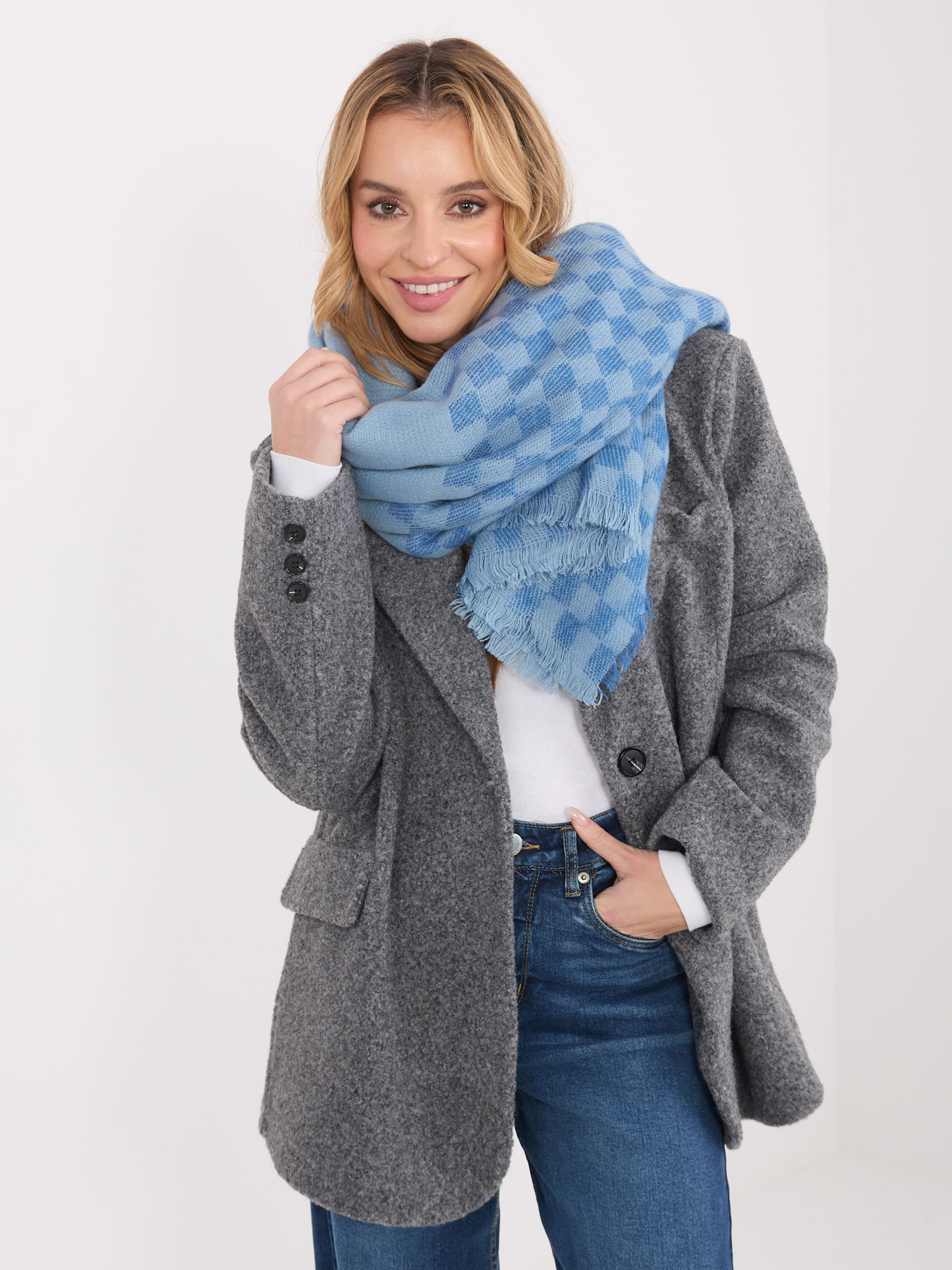 Šál svetlomodrý s károvaným vzorom