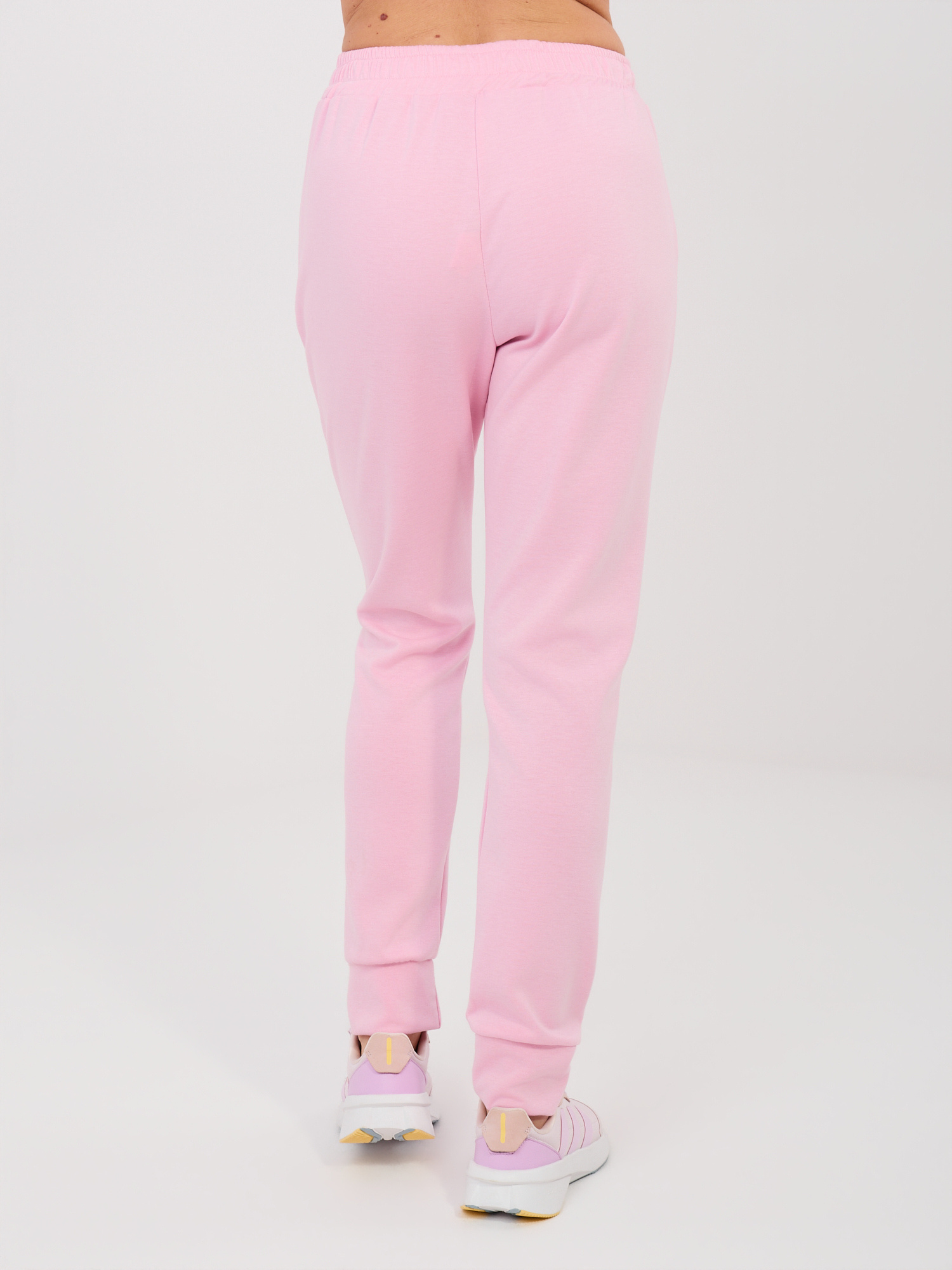 Pastelowo růžový komplet s tvarováním