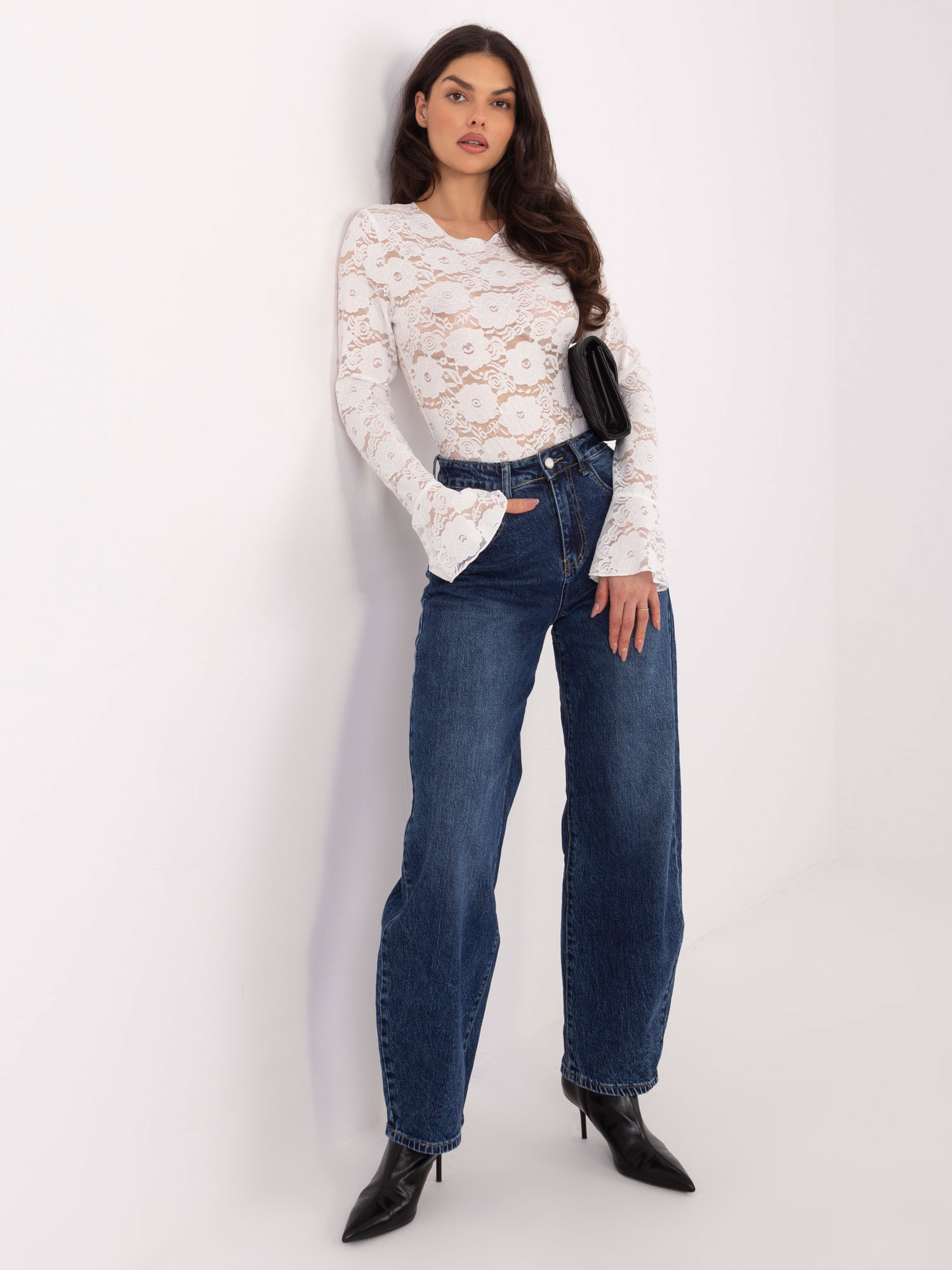 Krajkové body v bílé barvě