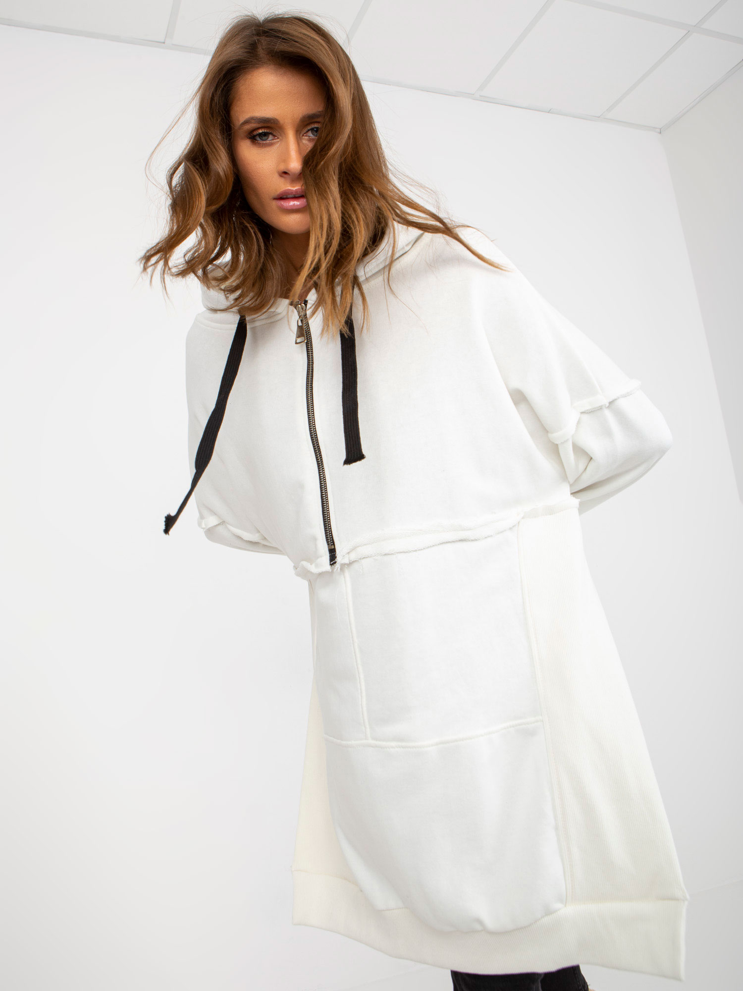 Sweatshirt-FA-BL-8105.38P-ecru