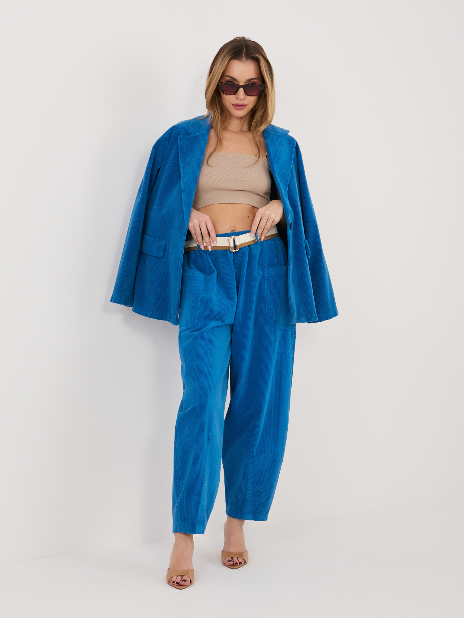 Панталони с кобалтови шипове