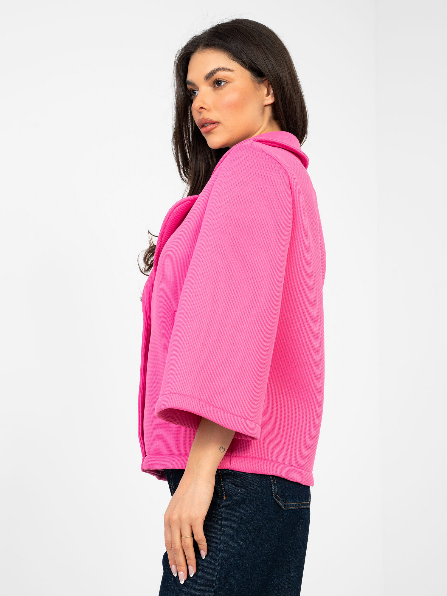 Krátký tmavě růžový plášť