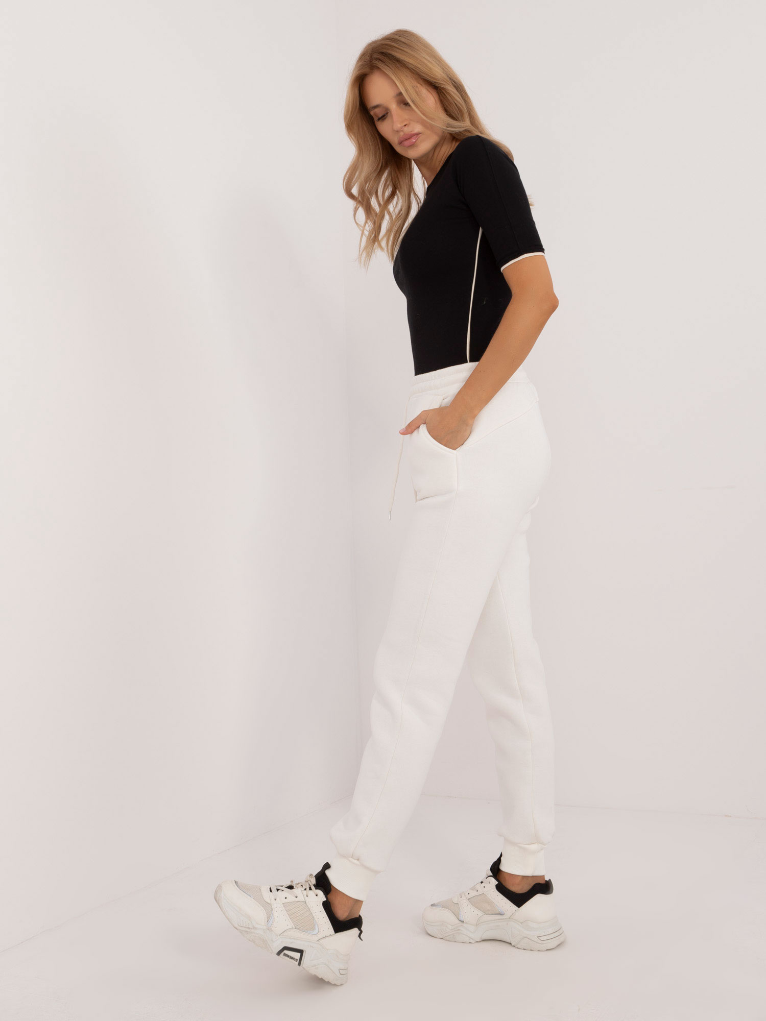 Sweatpants-EM-DR-661.00-ecru