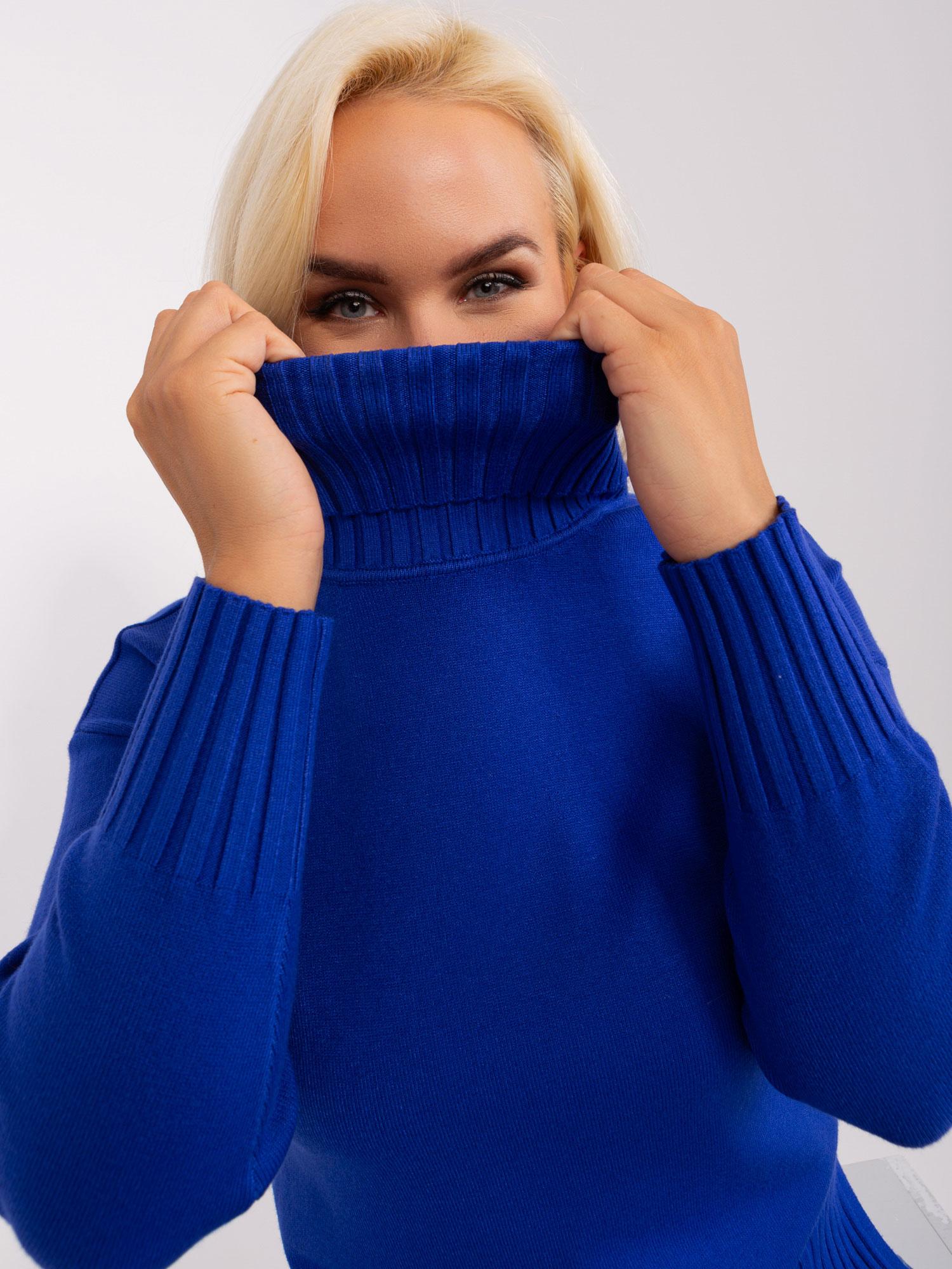 Women's dark blue turtleneck sweater in large size