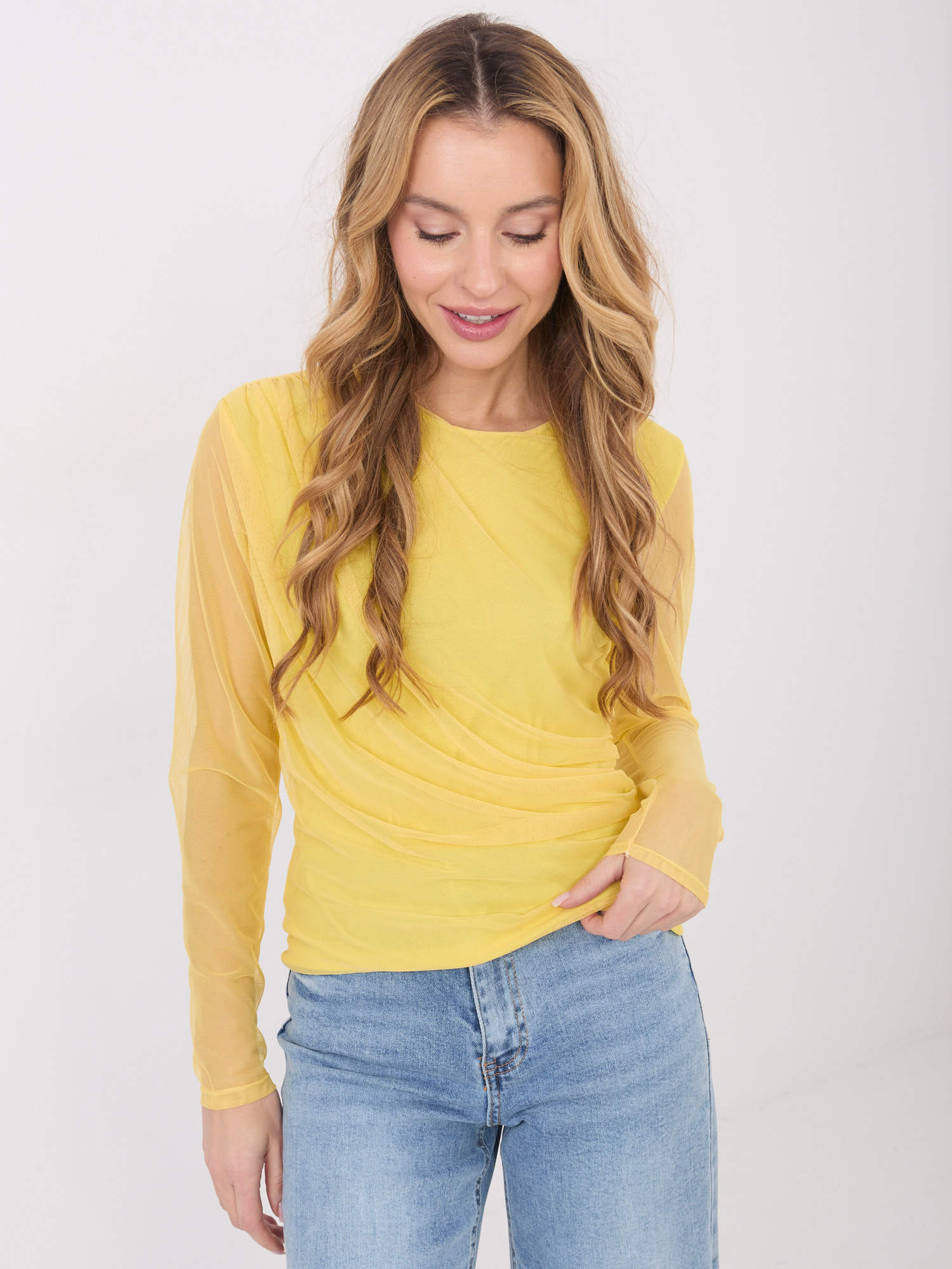 Žlutá halenka s dlouhým rukávem