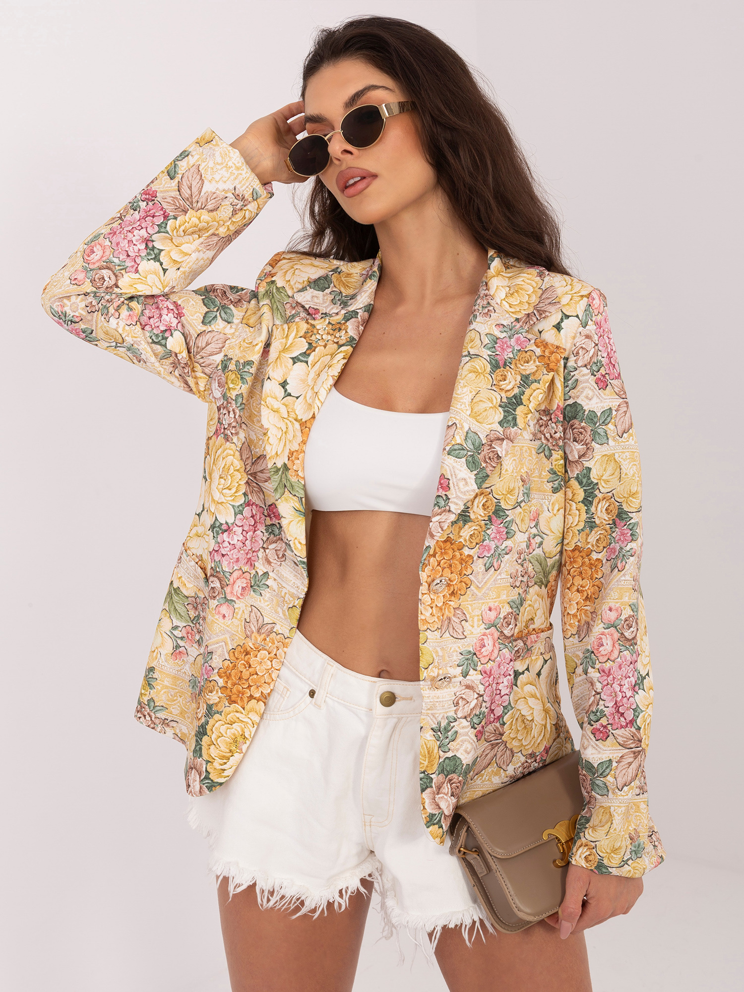 Жълто дамско яке с едноредно закопчаване