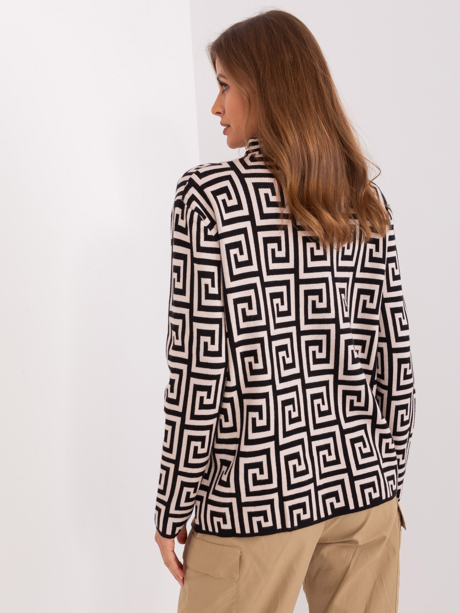 Sweater-AT-SW-2341.00P-black-beige