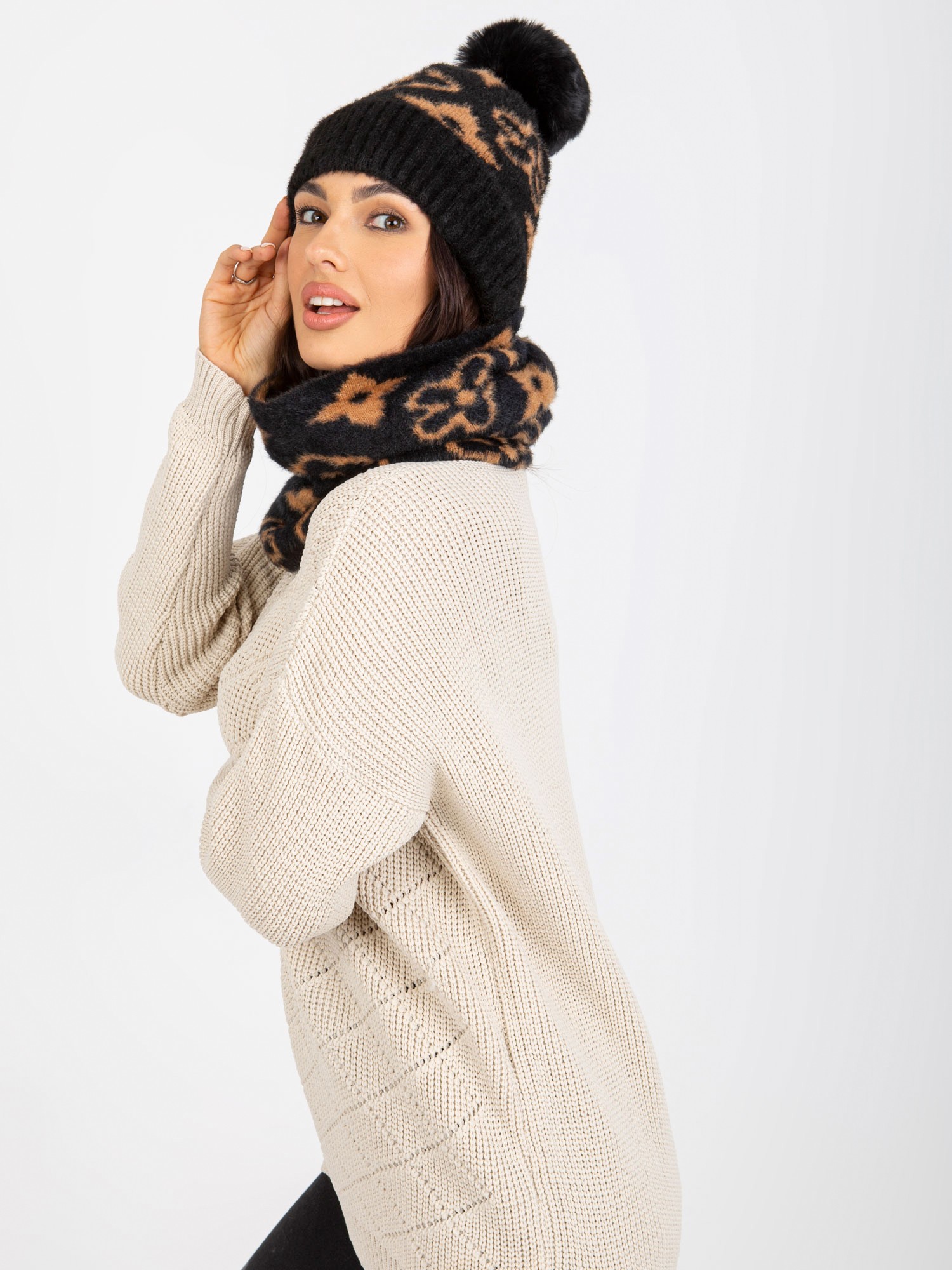 Cap-AT-CZ-CM-317.85-black