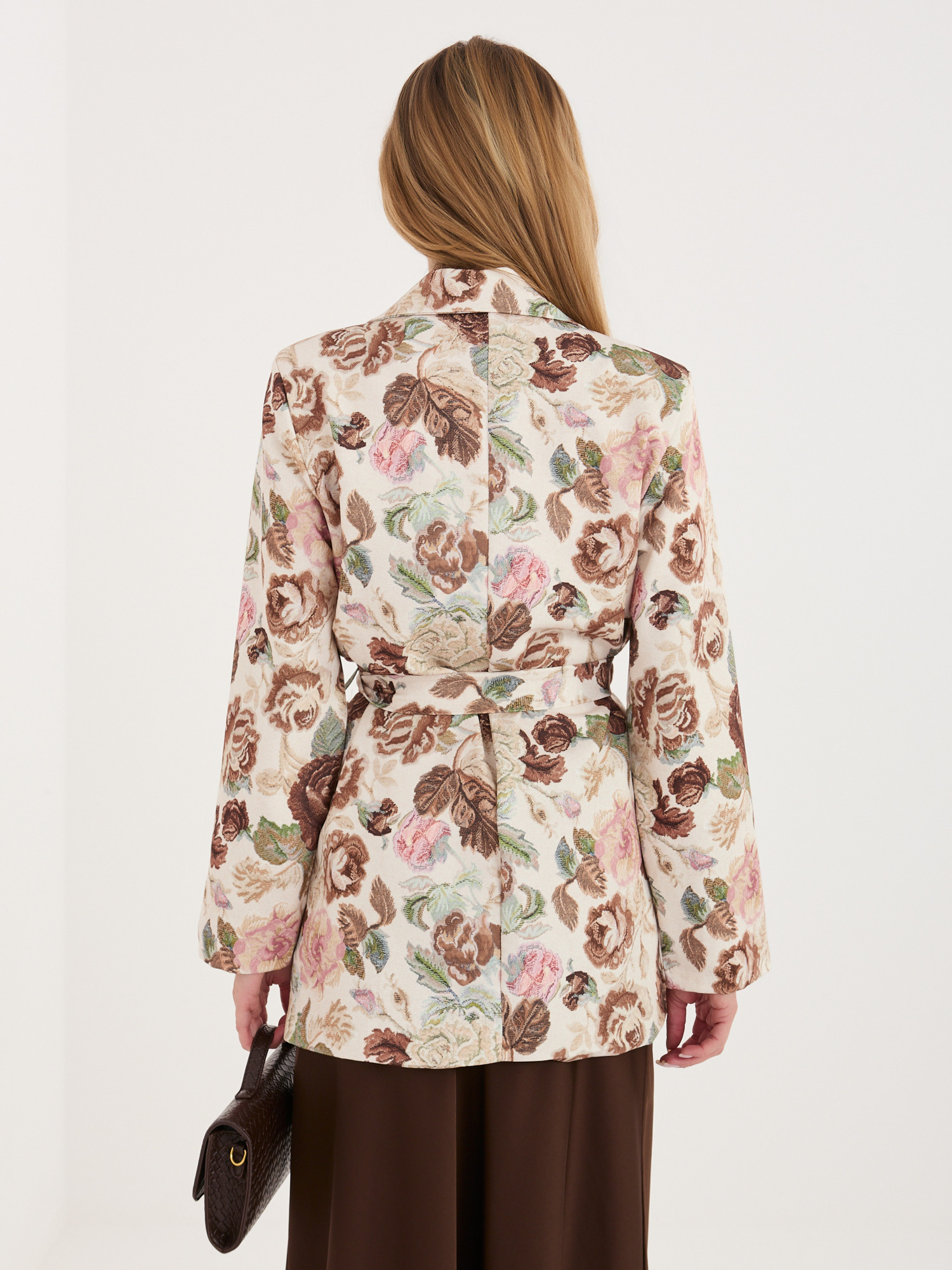 Кафяво дълго яке с щампа