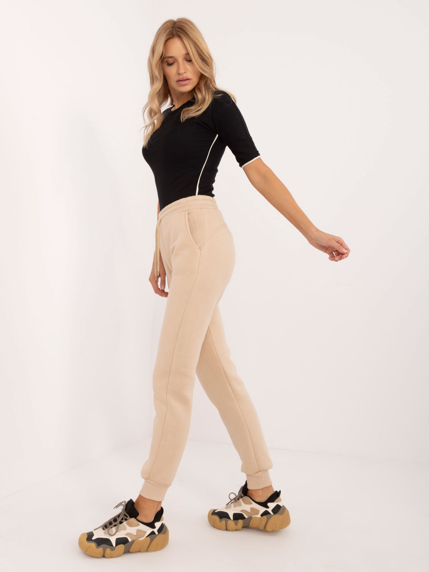 Sweatpants-EM-DR-661.00-beige