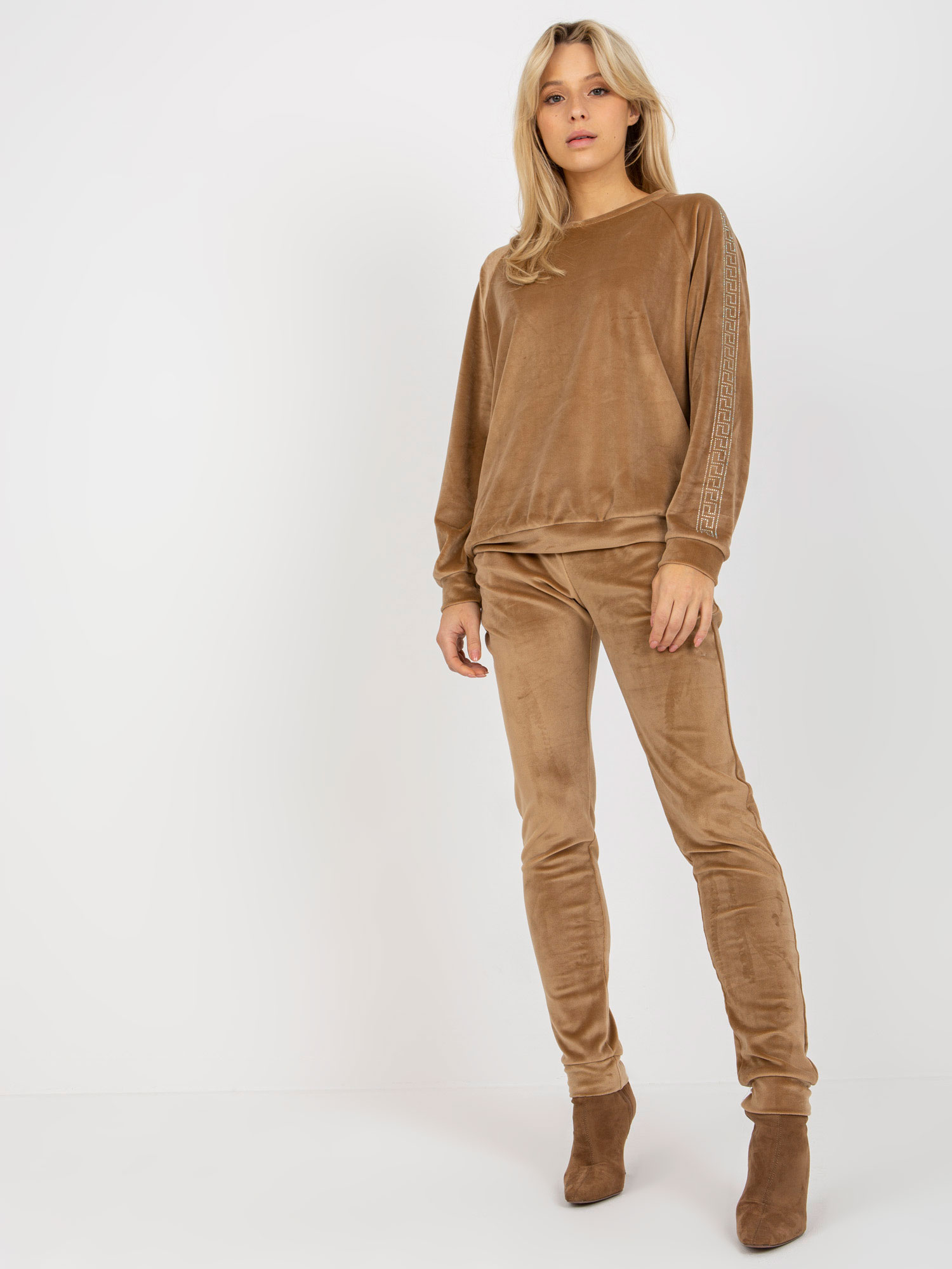RV-KMPL-8436.40-camel set