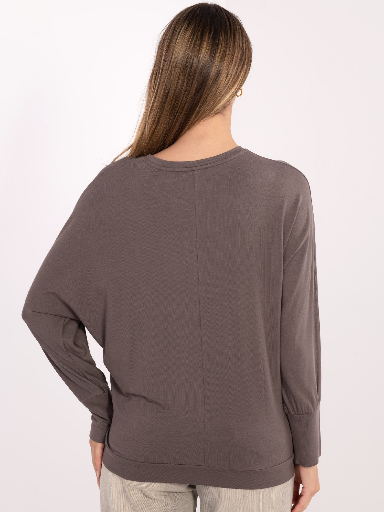 Šedobéžová blúzka s dlhými rukávmi