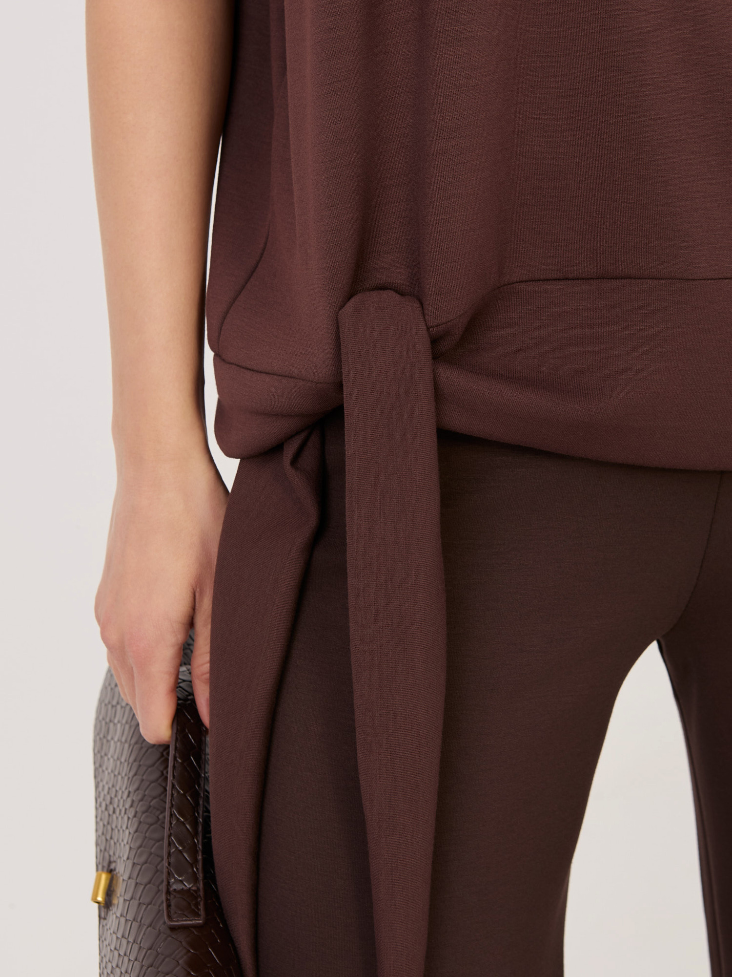 Кафяв комплект от две части с връзки