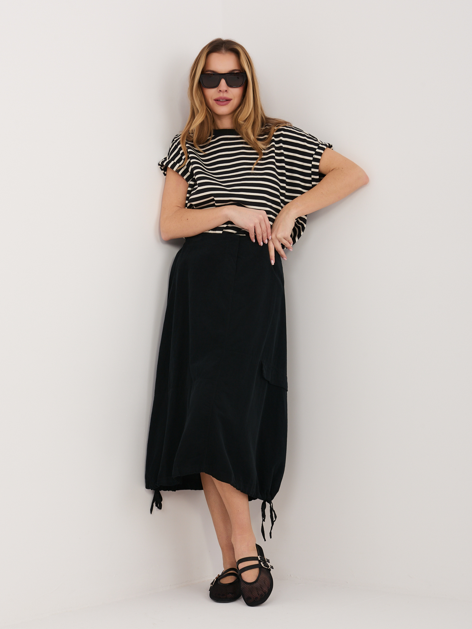 Черна кадифена пола