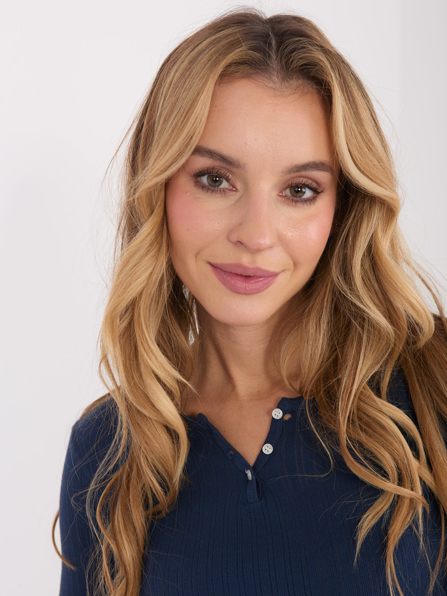 Tmavě modrá halenka s dlouhým rukávem