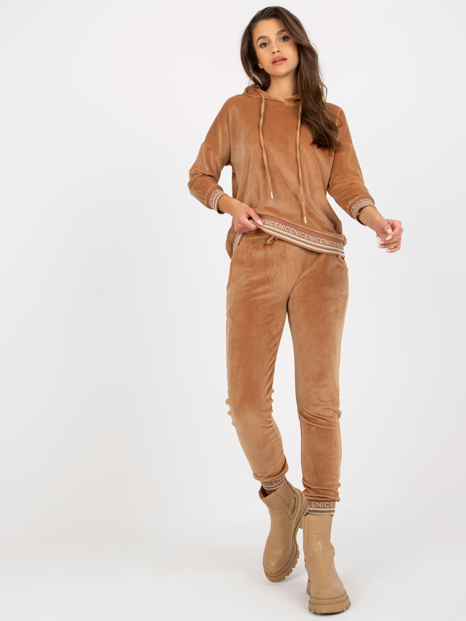 RV-KMPL-8286.40-camel set