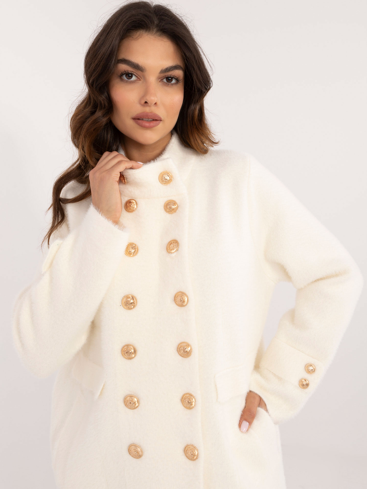 Ecru elegant alpaca coat with stand-up collar