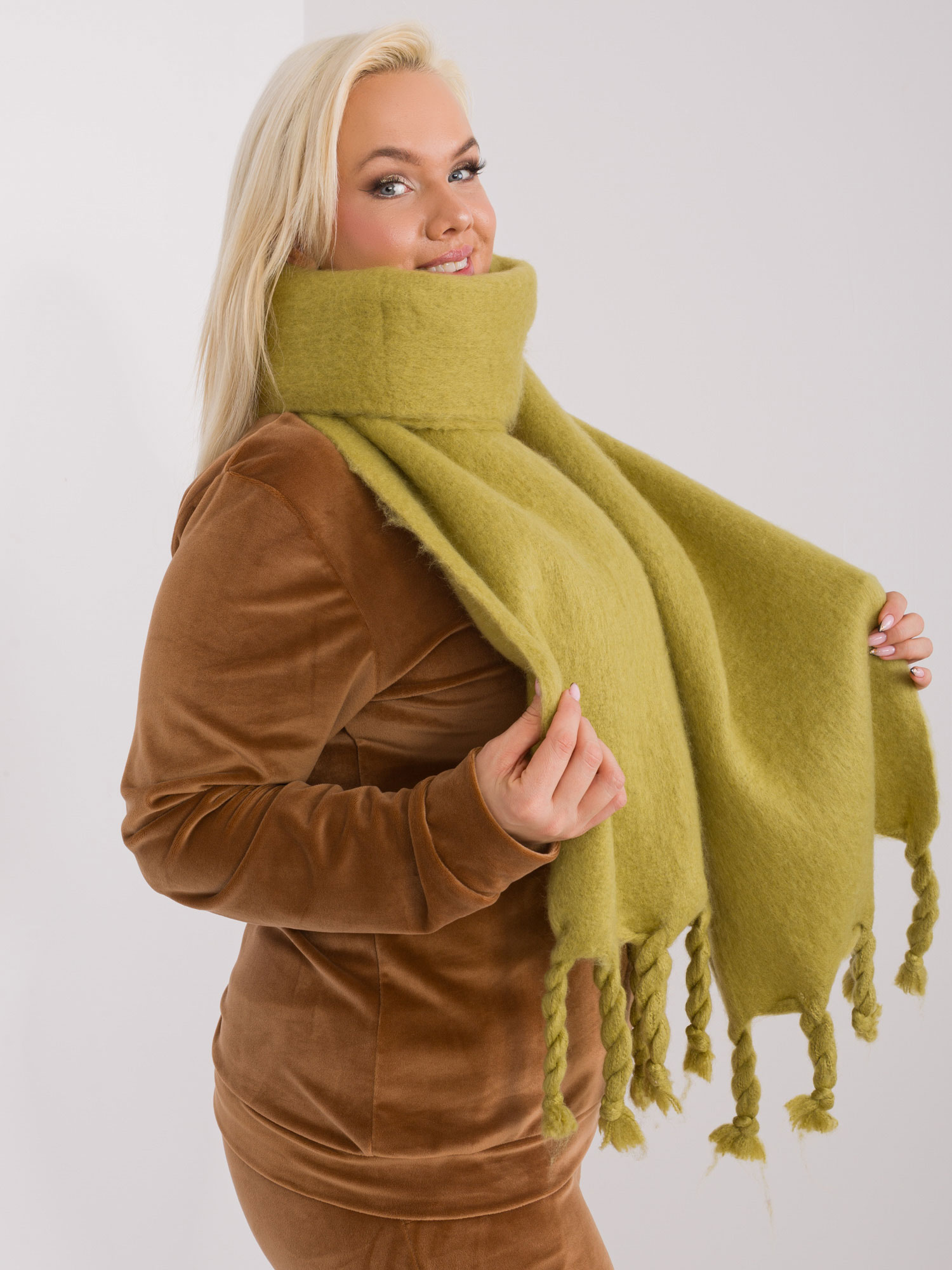Scarf-AT-SZ-2313502.63P-olive