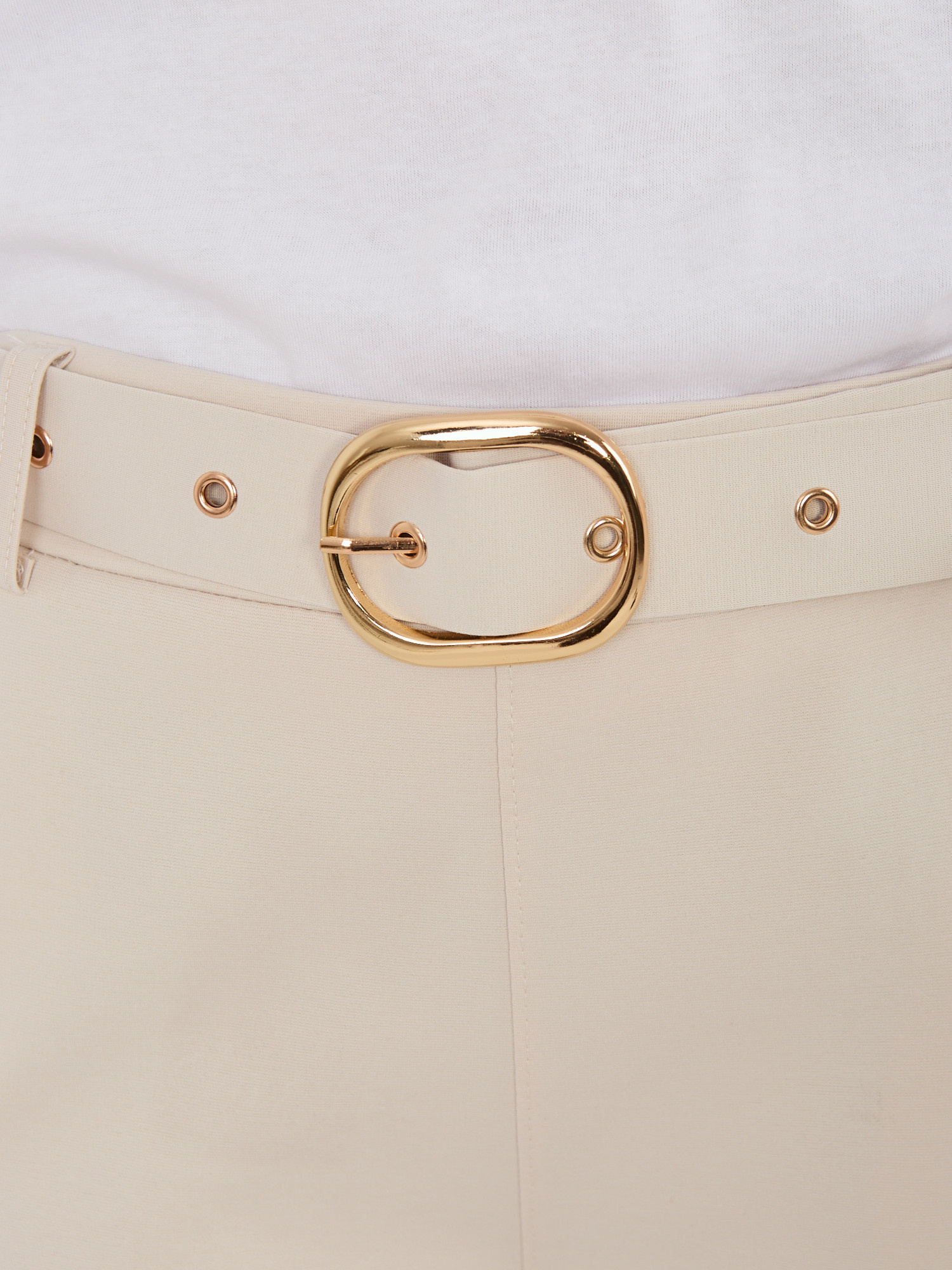 Елегантни светлобежови панталони