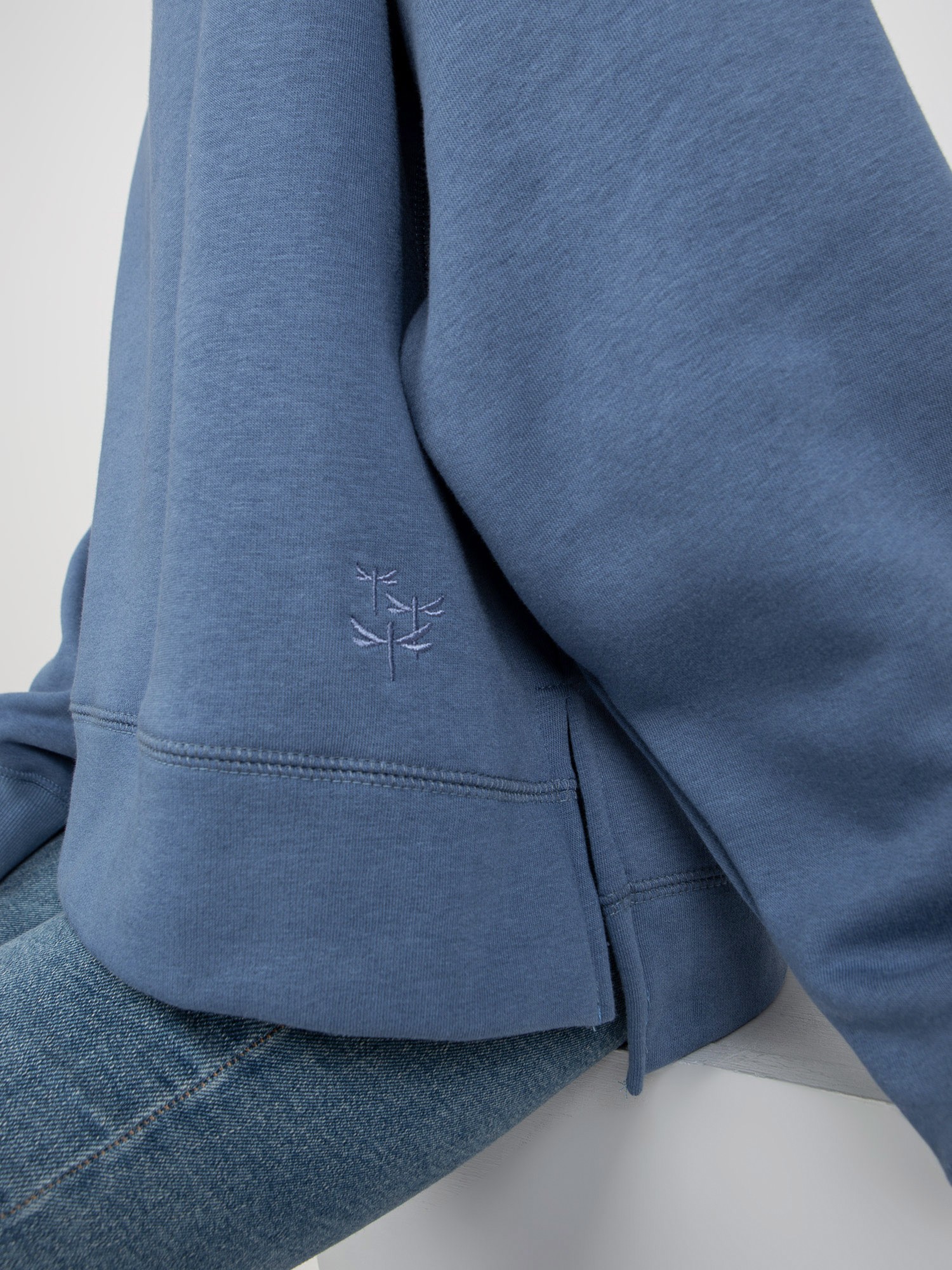 Sweatshirt-TW-BL-2002.11-dark blue