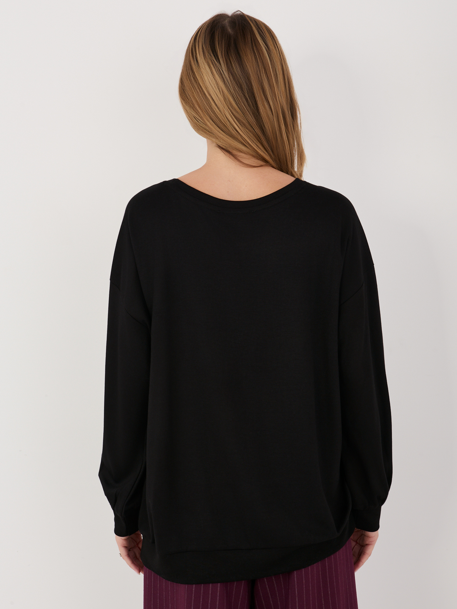 Черен оувърсайз суитчър RUE PARIS