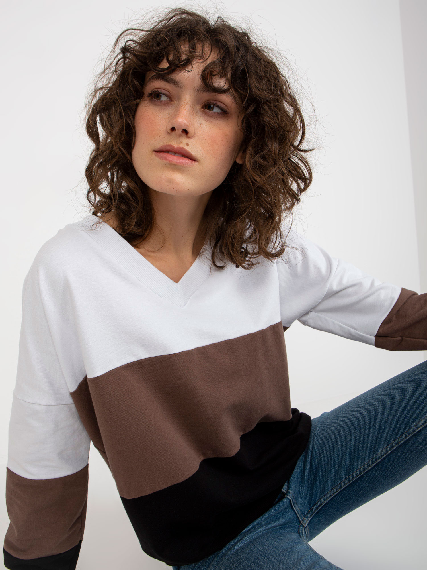 Sweatshirt-RV-BL-8328.72-white-black