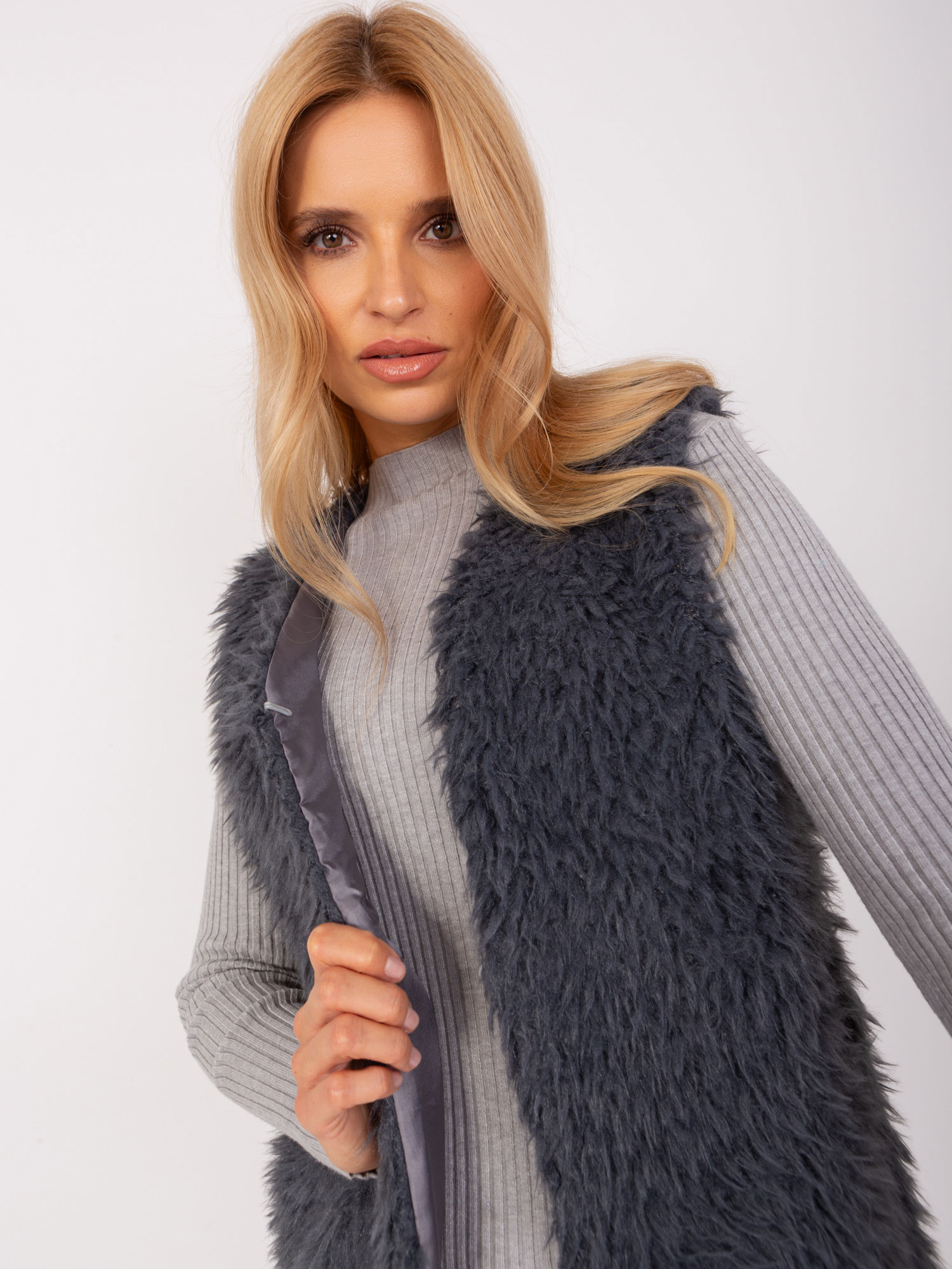 Vest-TW-KZ-1402.10P-graphite