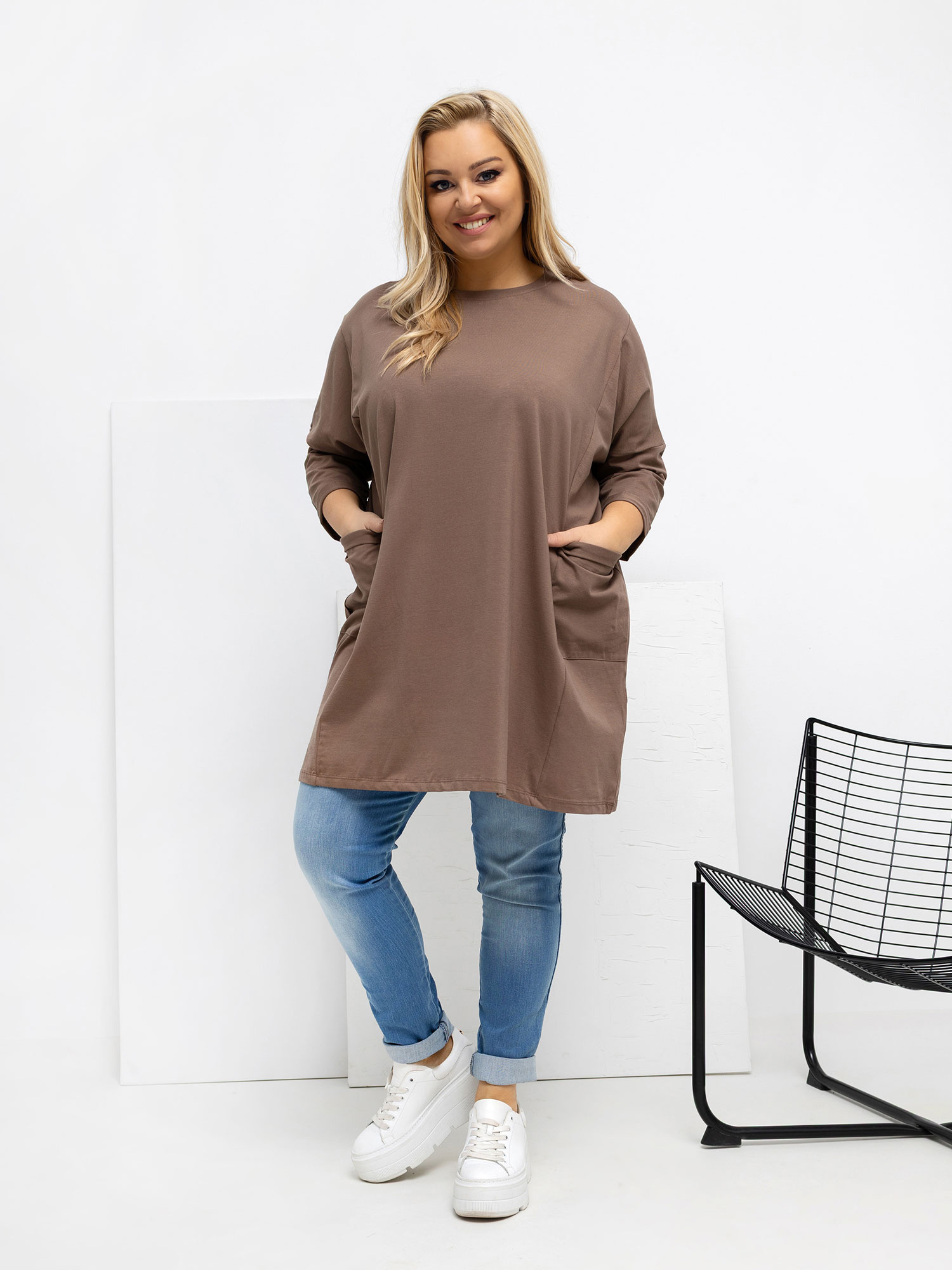 Plus size tunika v tmavě béžové barvě