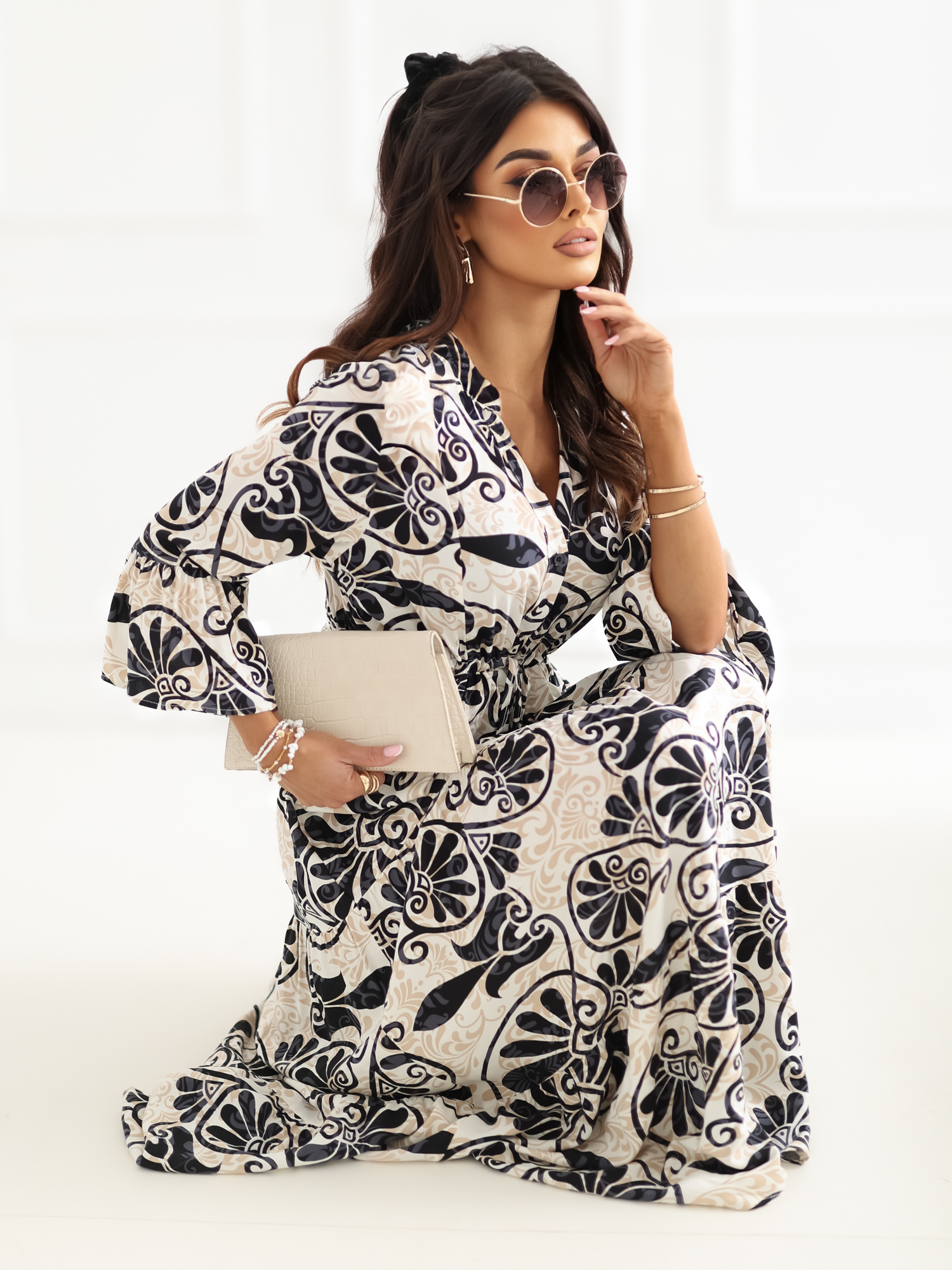 Черна разкроена лятна рокля