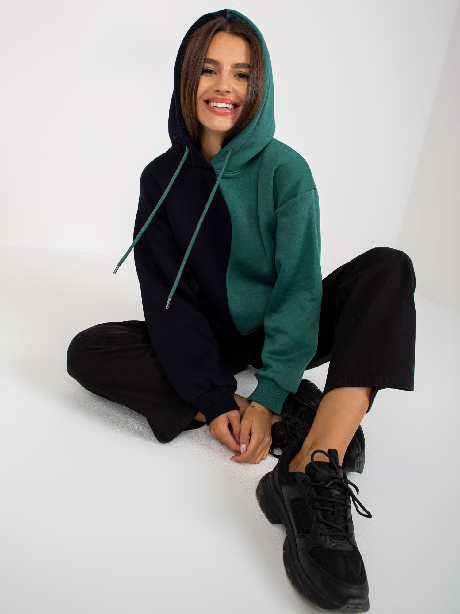 Sweatshirt-RV-BL-8233.32X-black-green