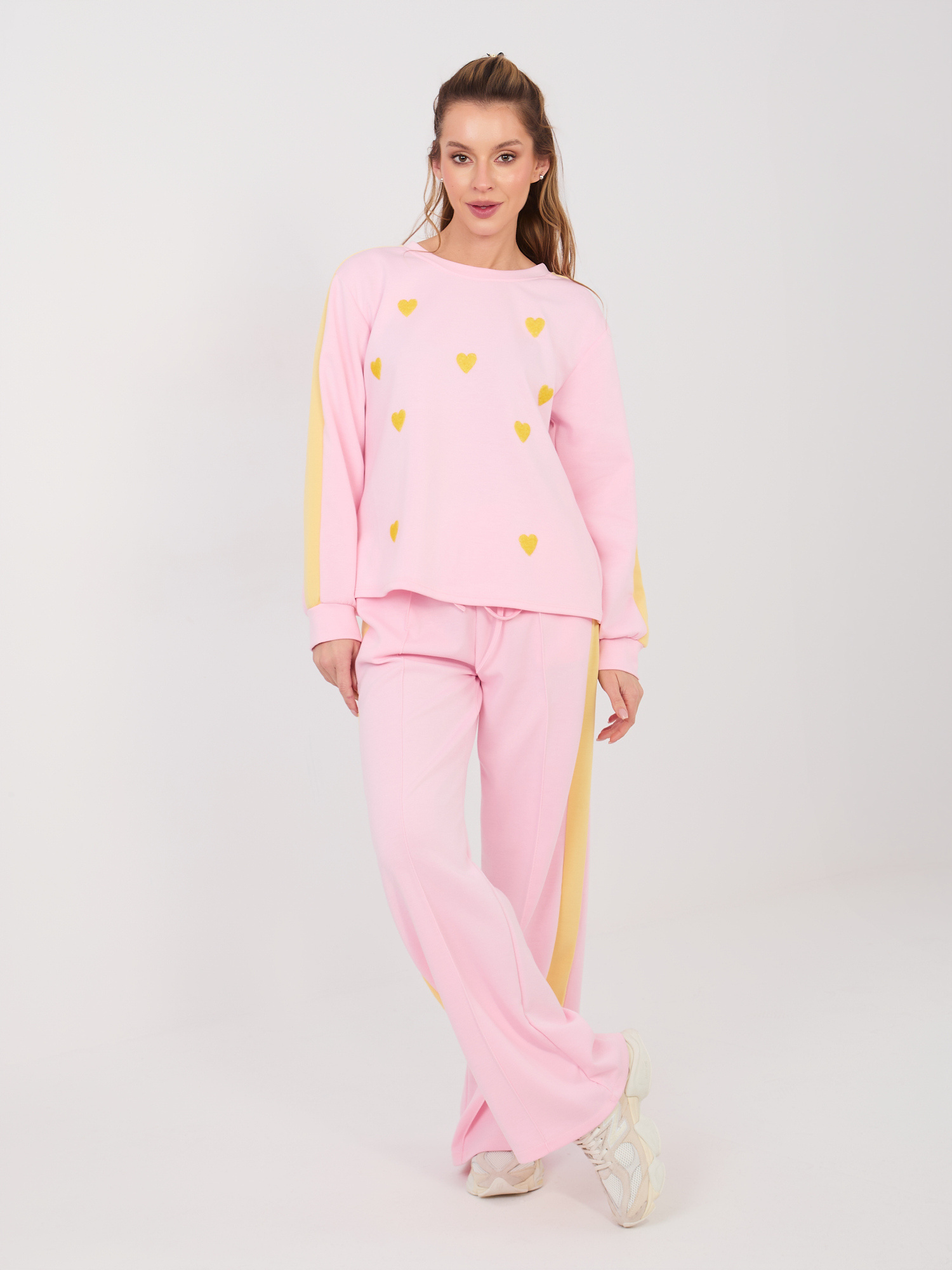 Светлорозови анцузи с райета