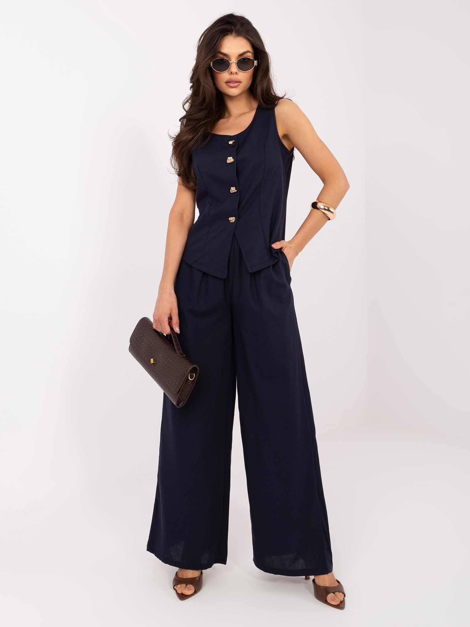 Granátový letní komplet ze lnu