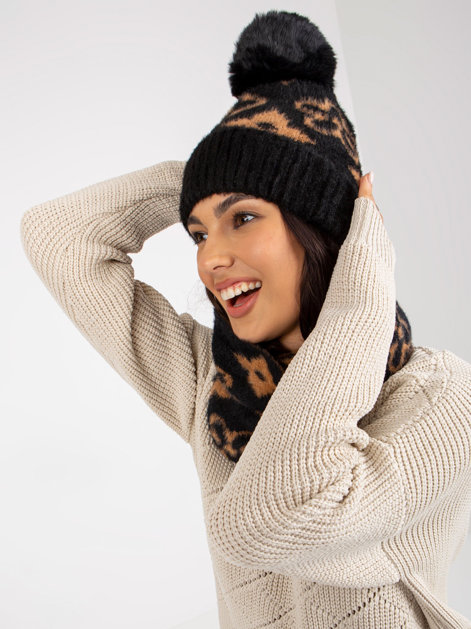 Cap-AT-CZ-CM-317.85-black
