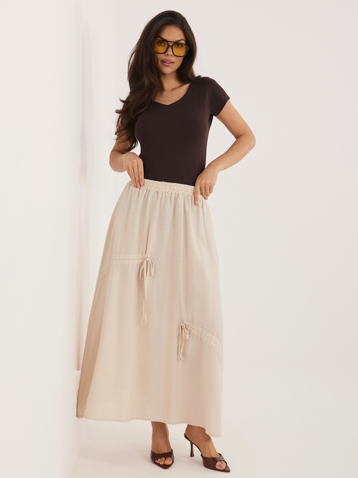 Бежова миди пола