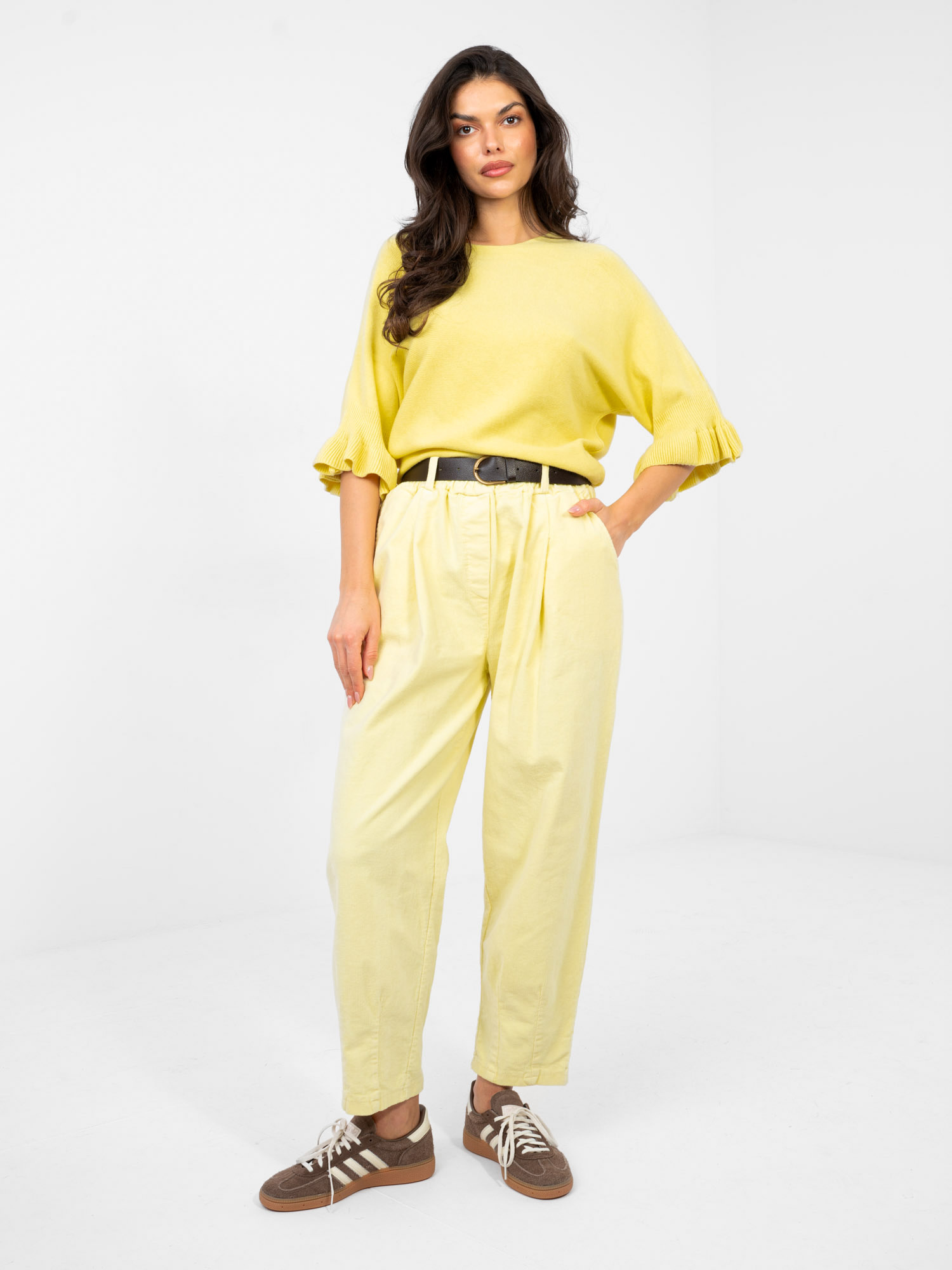 Пастелно жълт дамски пуловер