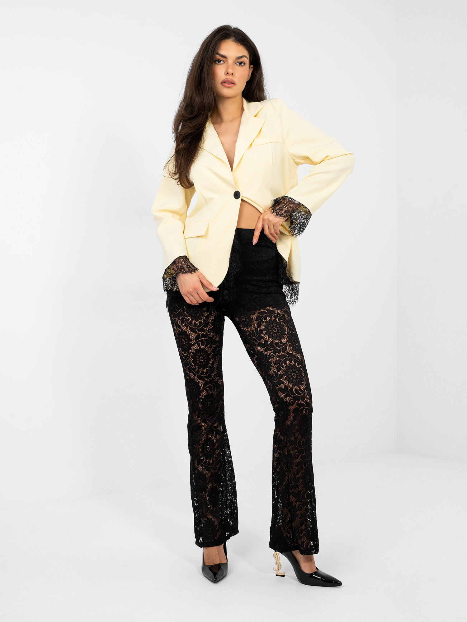 Krajkované kalhoty v černé barvě