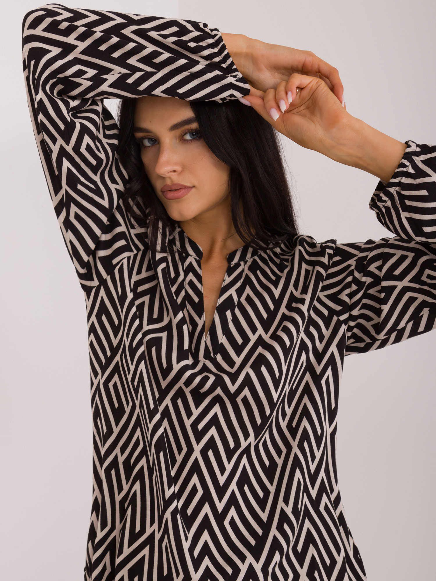 Blouse-D73771M11186B-black-beige