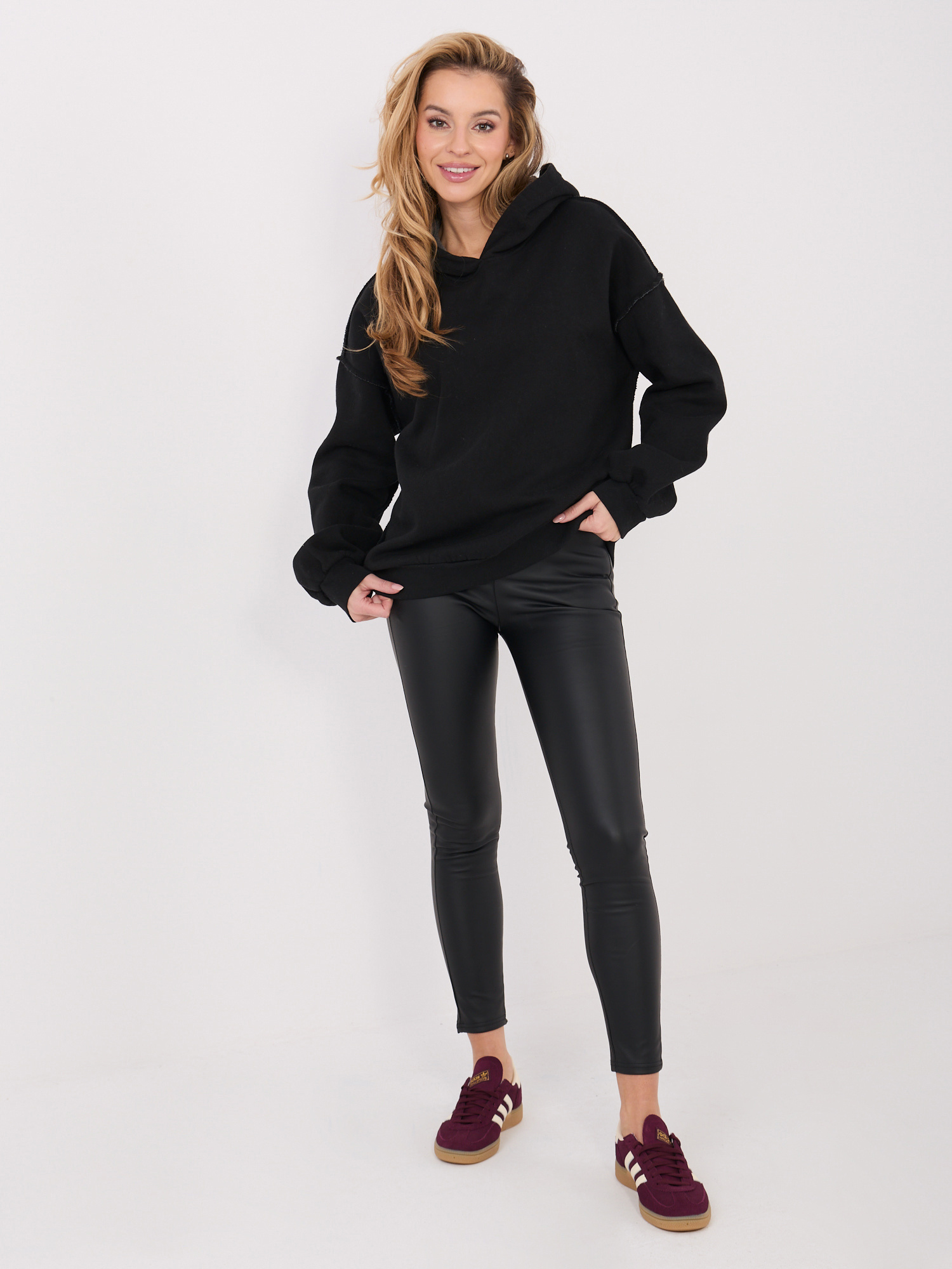 Černá mikina s kapucí