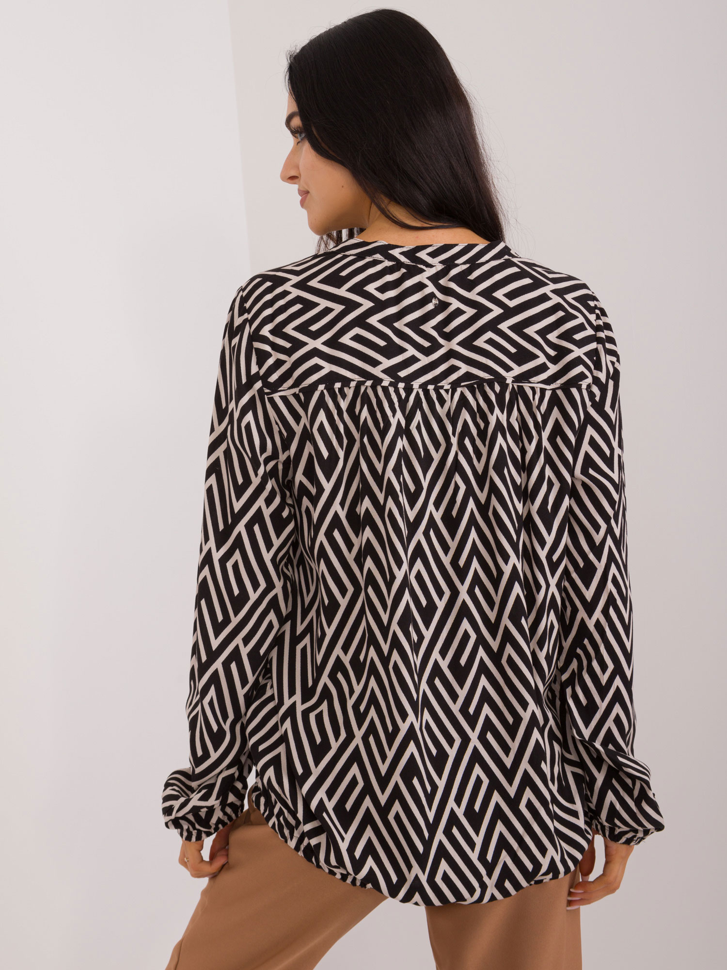 Blouse-D73771M11186B-black-beige