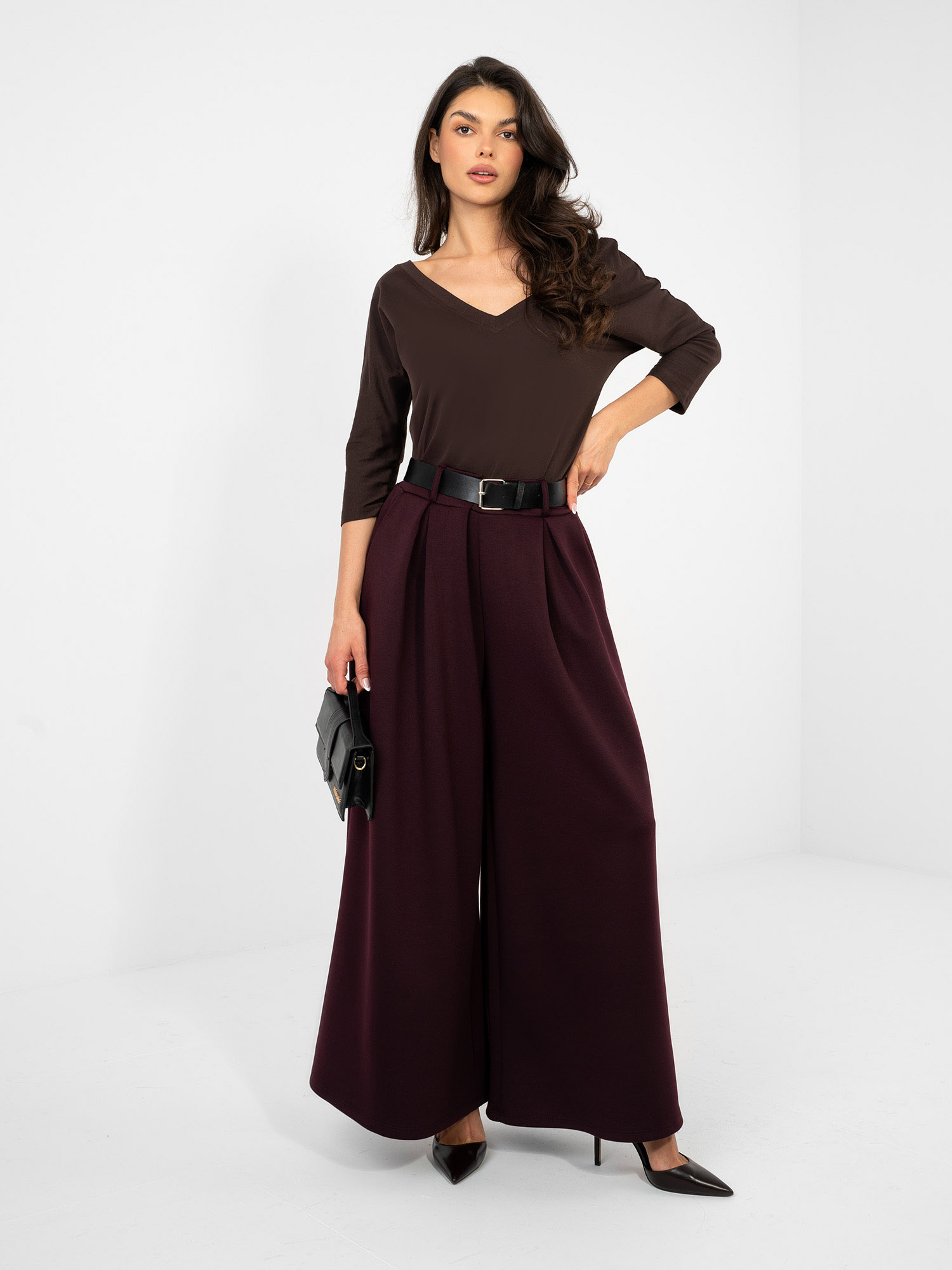 Čokoládová halenka s výstřihem do V