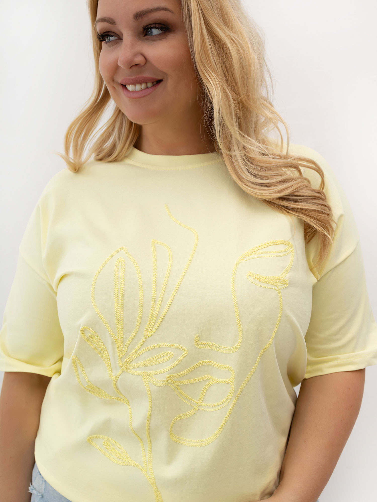 Plus size dámské tričko, světle žluté