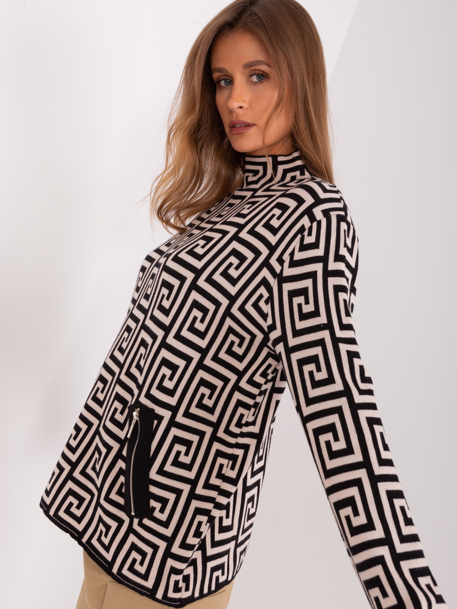 Sweater-AT-SW-2341.00P-black-beige