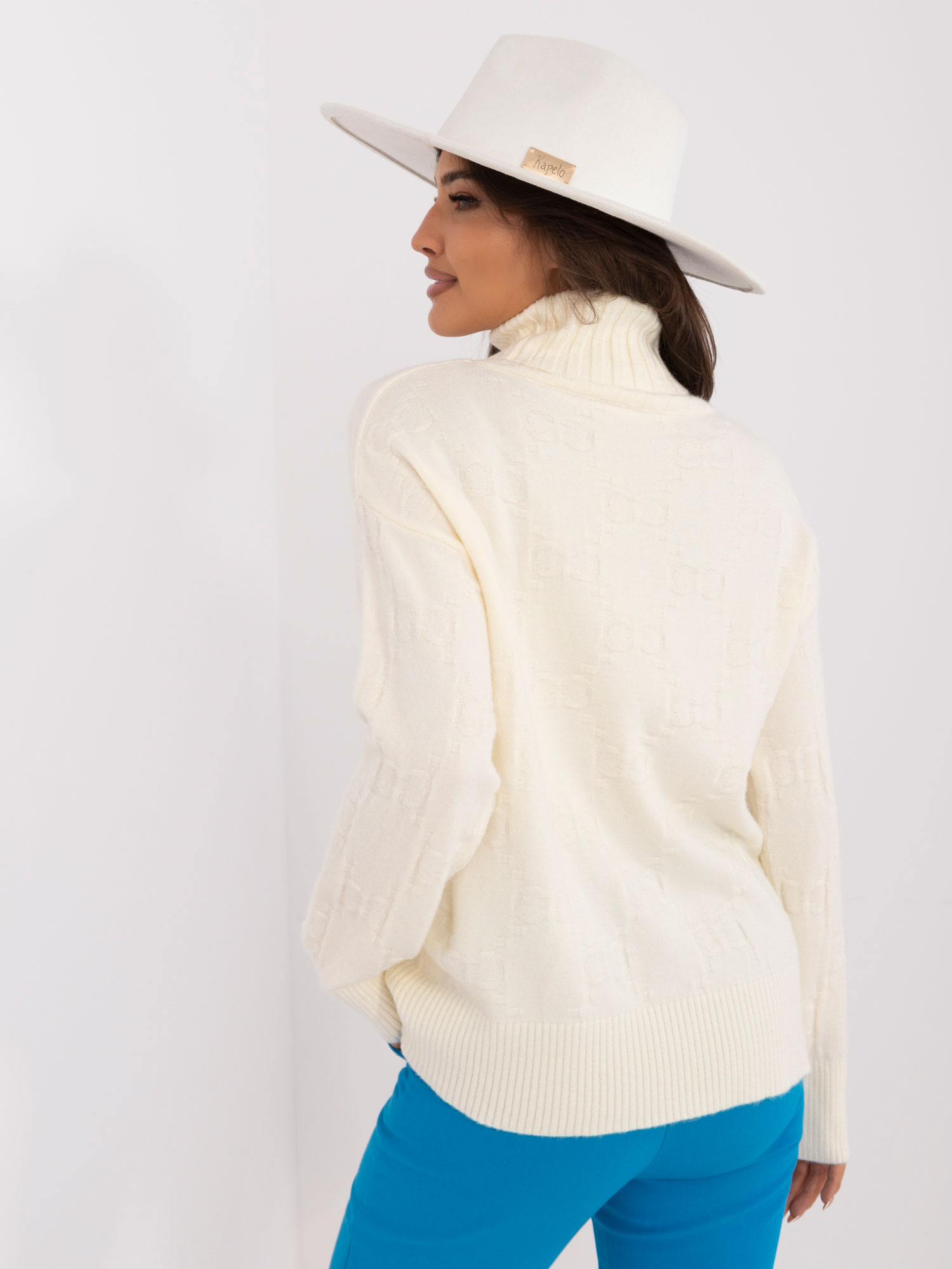 Sweater-AT-SW-2342-1.35-ecru