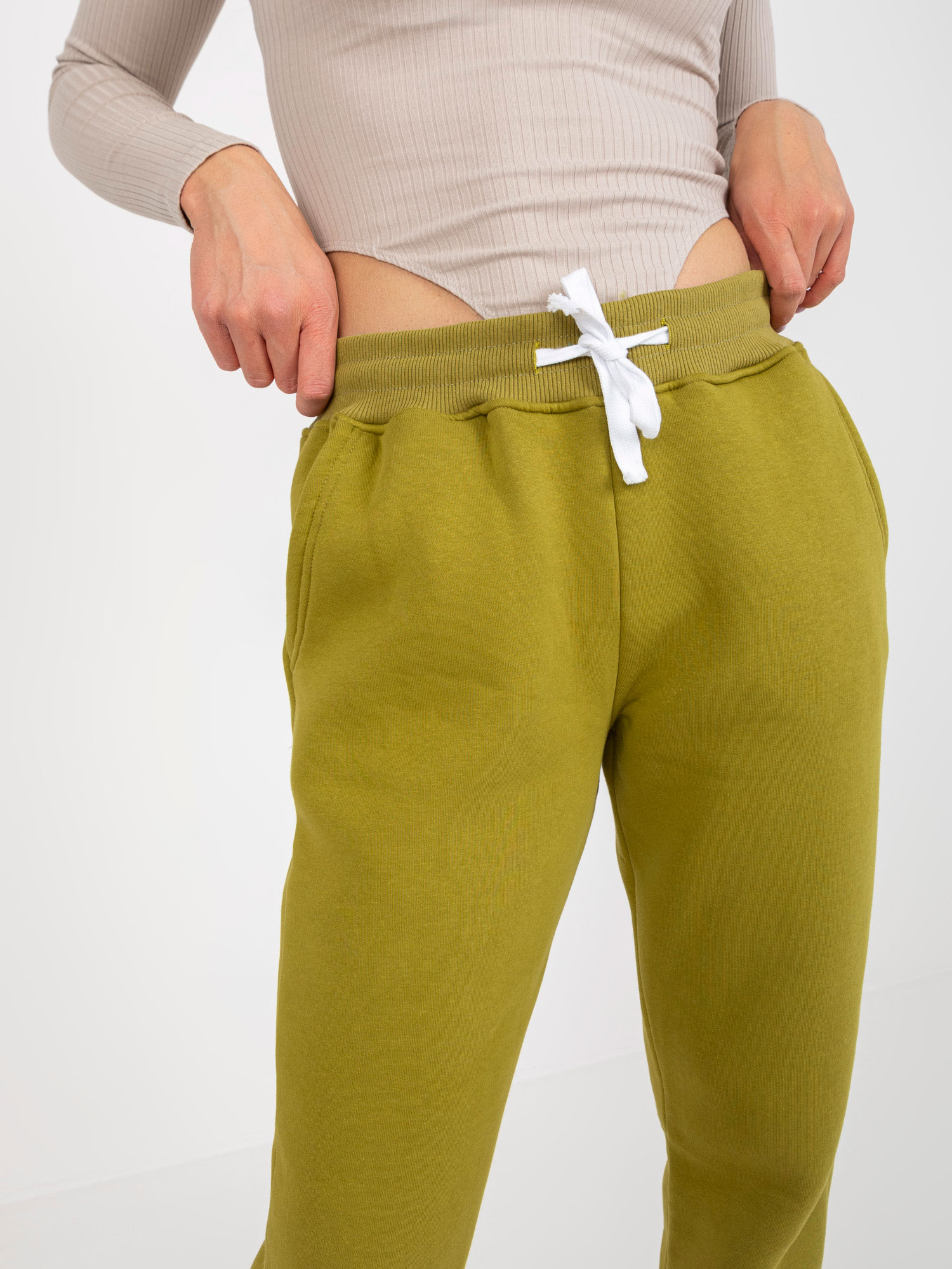Trousers-FA-DR-8129.49P-olive
