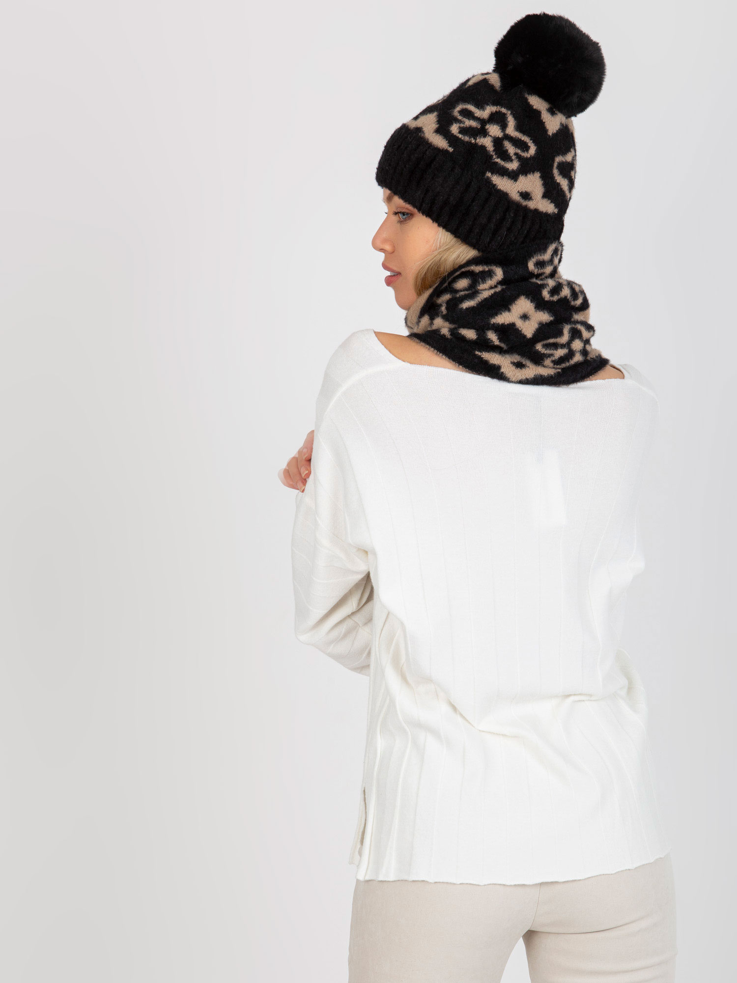 Scarf-AT-KM-CM-331.87-black-beige
