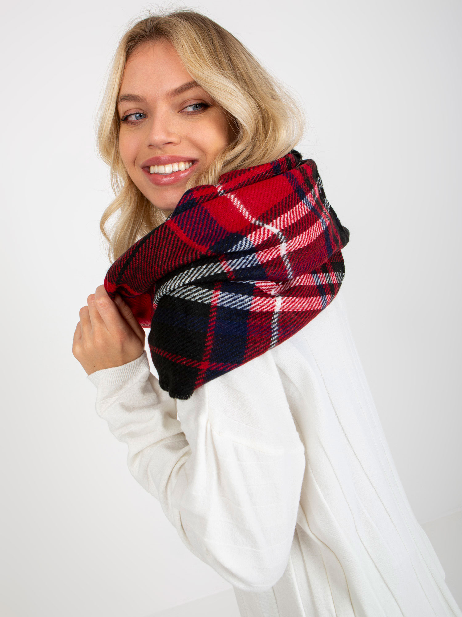 Snood-AT-KM-1402.20-black-red
