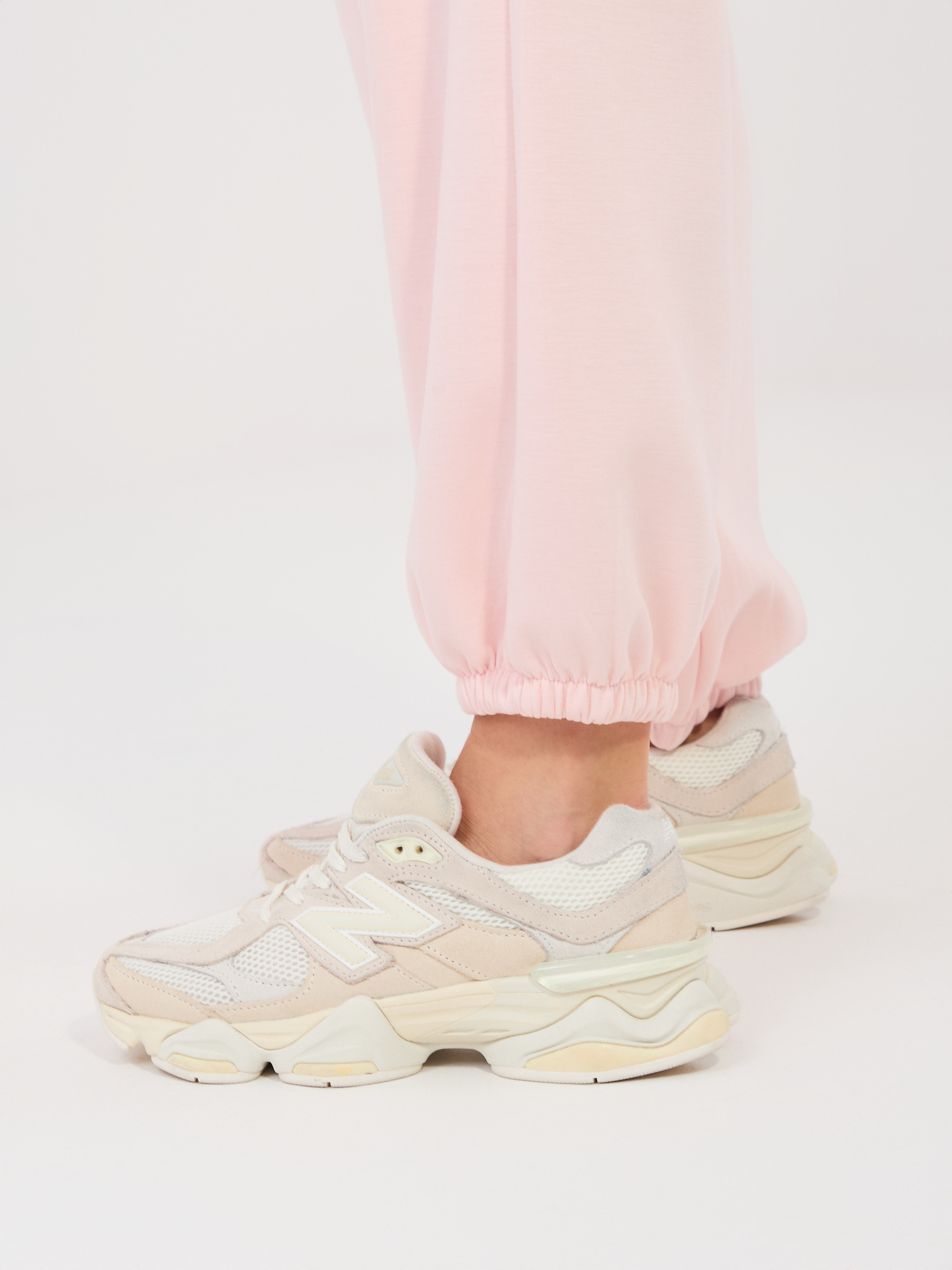 Světle růžové tepláky